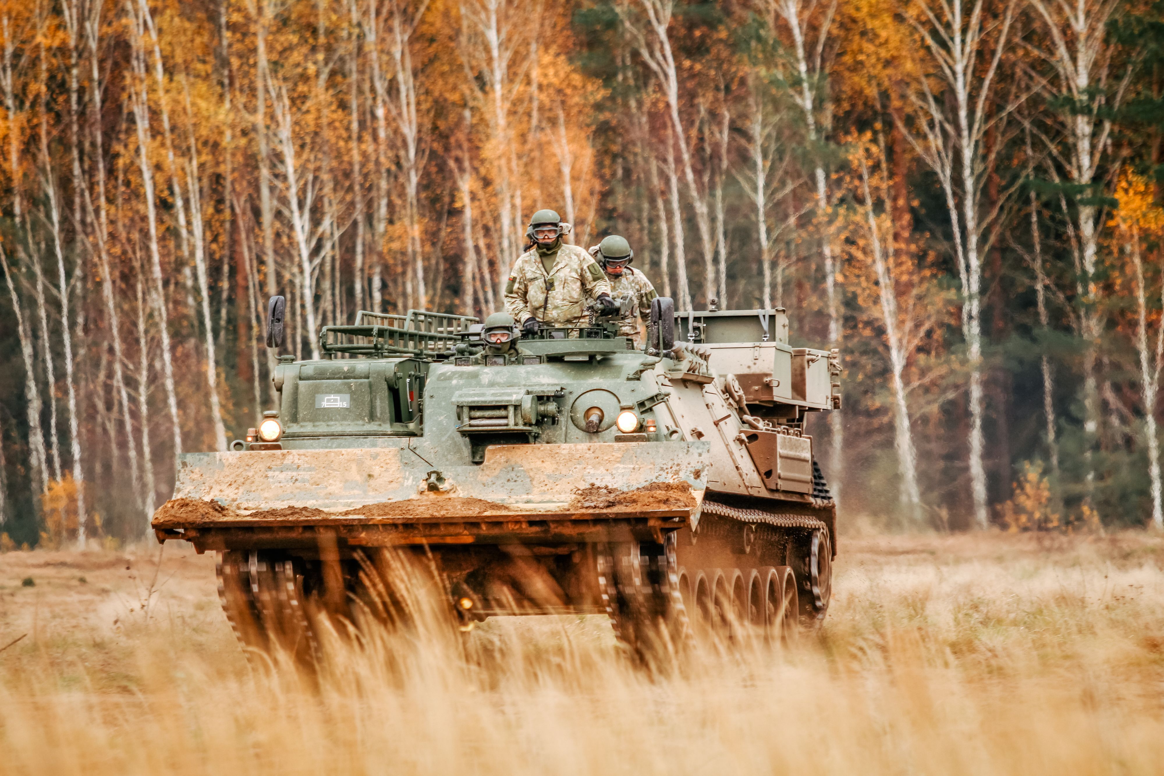 Ein FFG-Bergepanzer im Einsatz für die litauische ArmeeMotor.