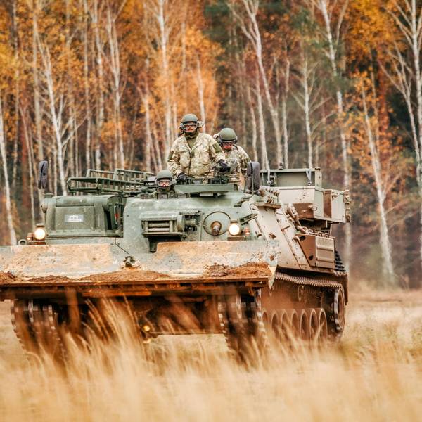Ein FFG-Bergepanzer im Einsatz für die litauische ArmeeMotor.