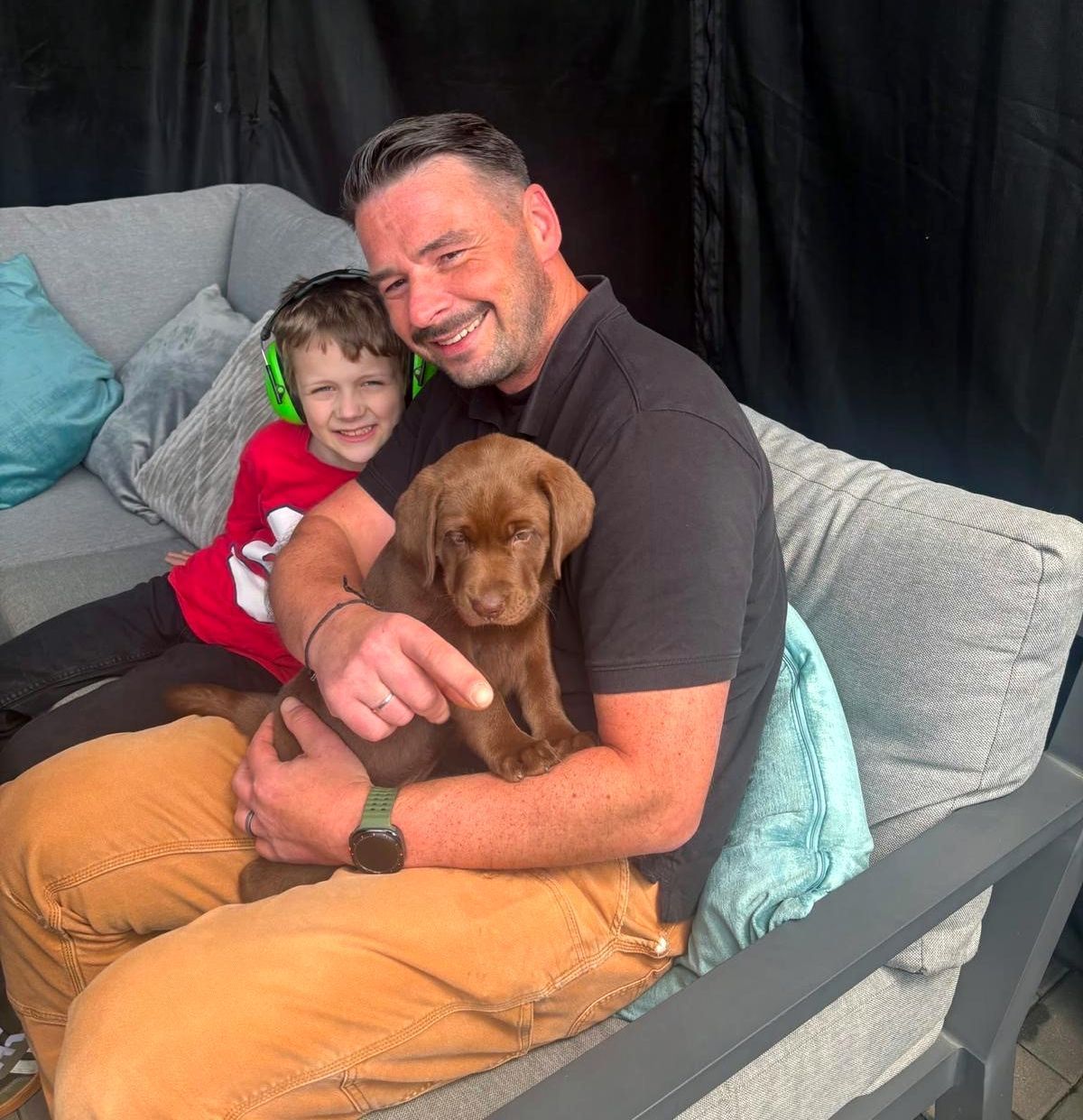6.7.26
Henry mit seinem Vater Thorsten Esser und dem Labrador Keks.