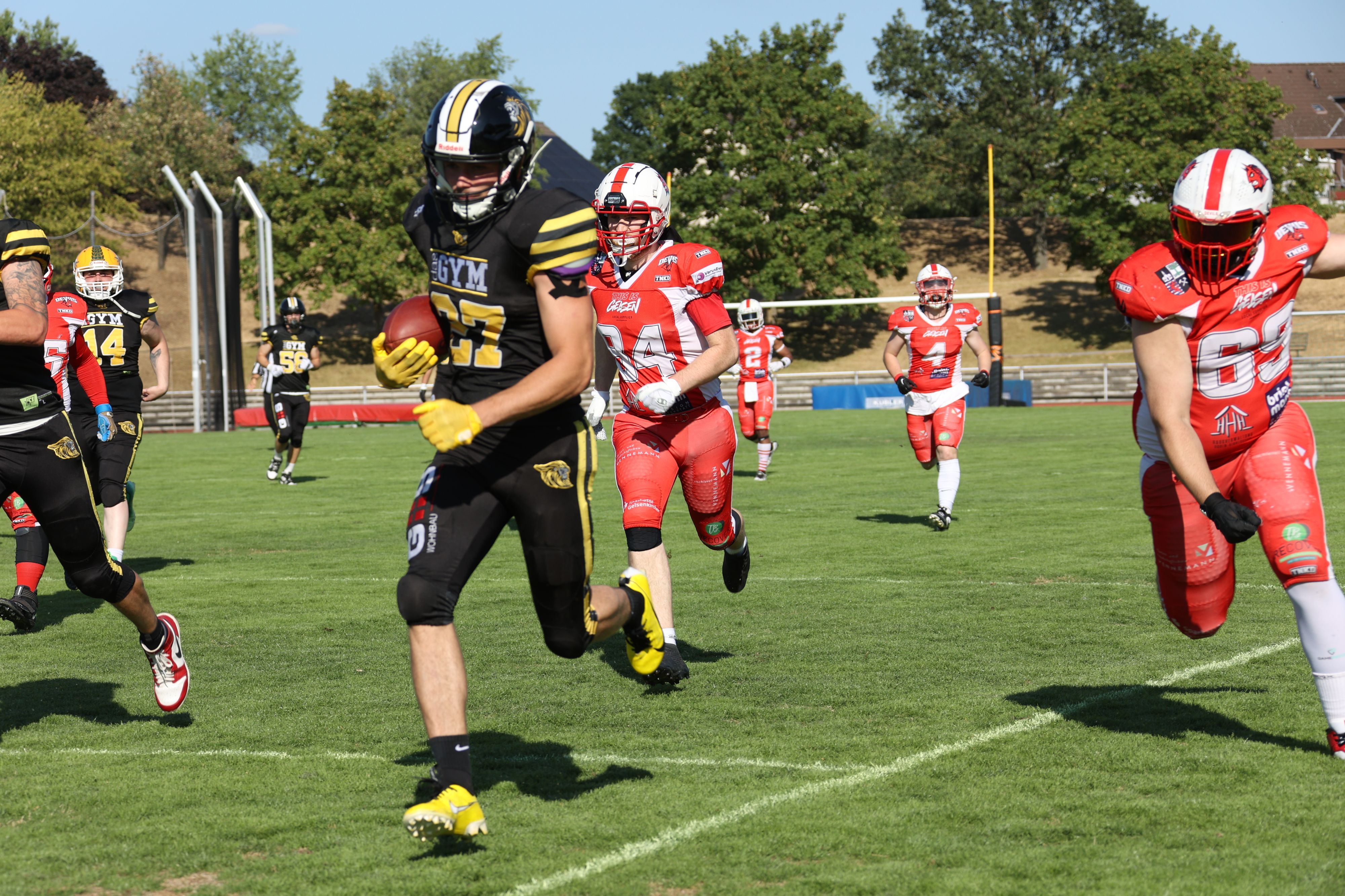 American-Football-Die-Heimserie-der-Euskirchen-Lions-h-lt