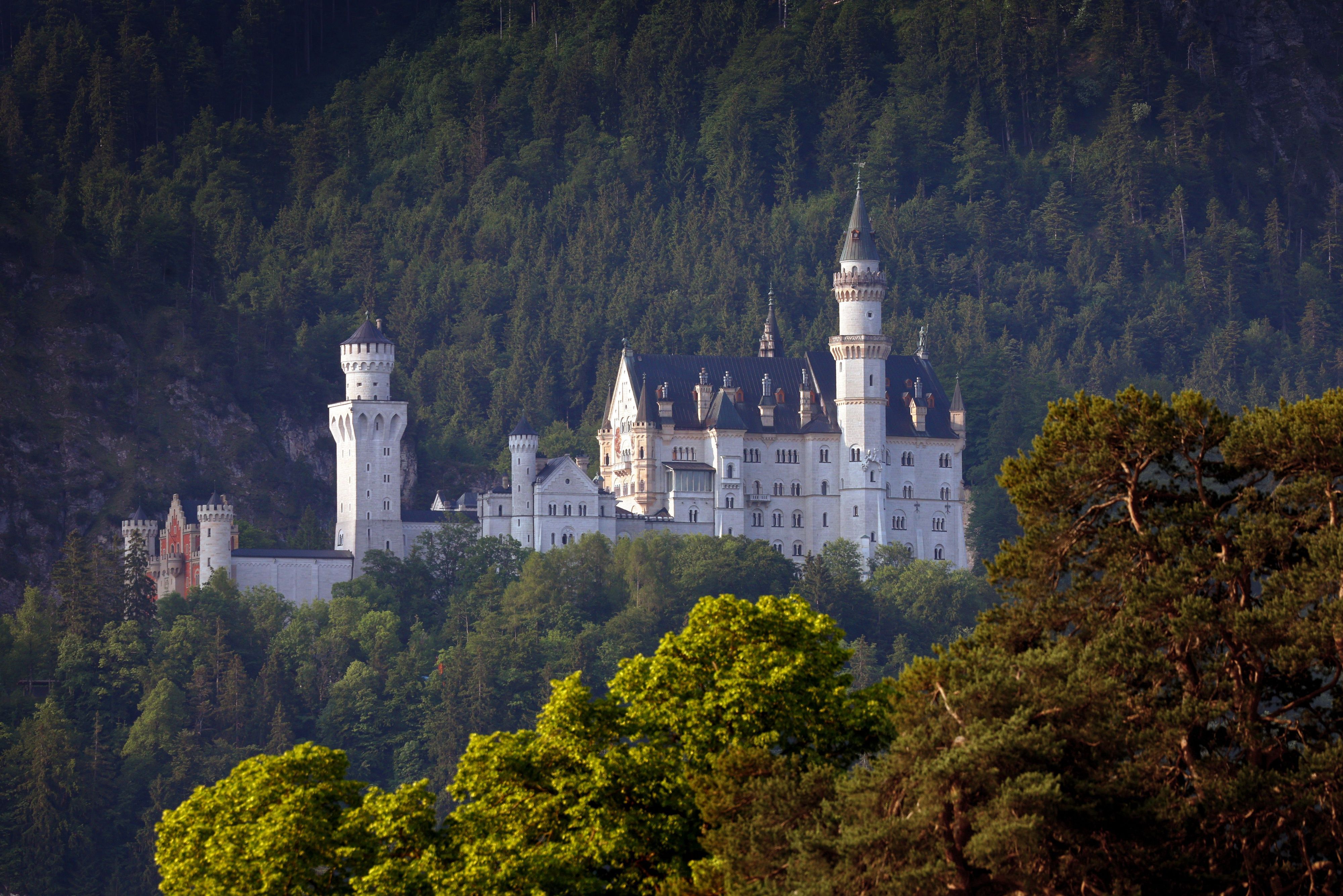 Das Schloss Neuschwanstein im Morgenlicht.