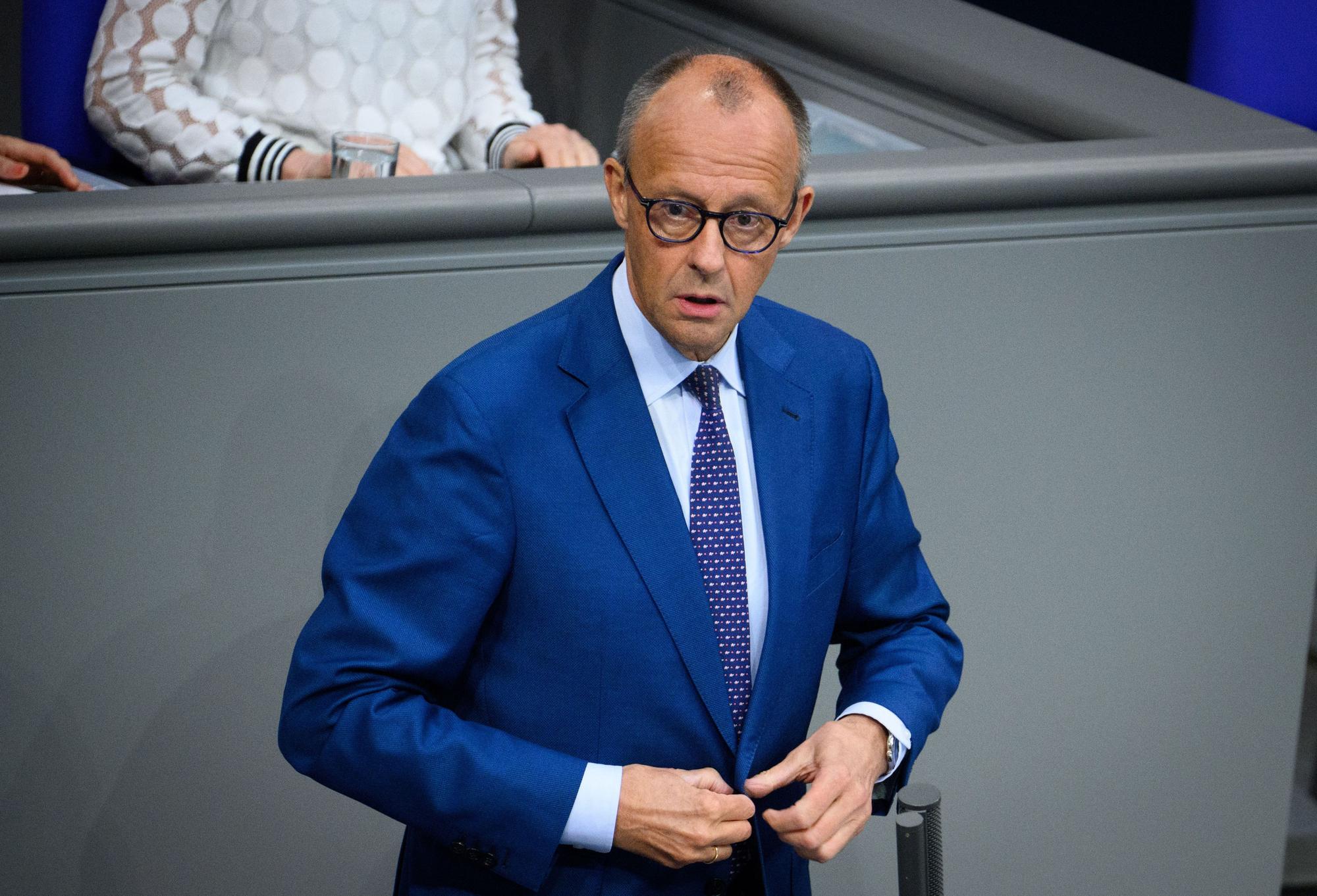 Eine iranische Zeitung hat eine Grafik mit Racheaufrufen gegen Politiker aus dem Westen veröffentlicht, darunter auch gegen Bundeskanzler Friedrich Merz (CDU).
