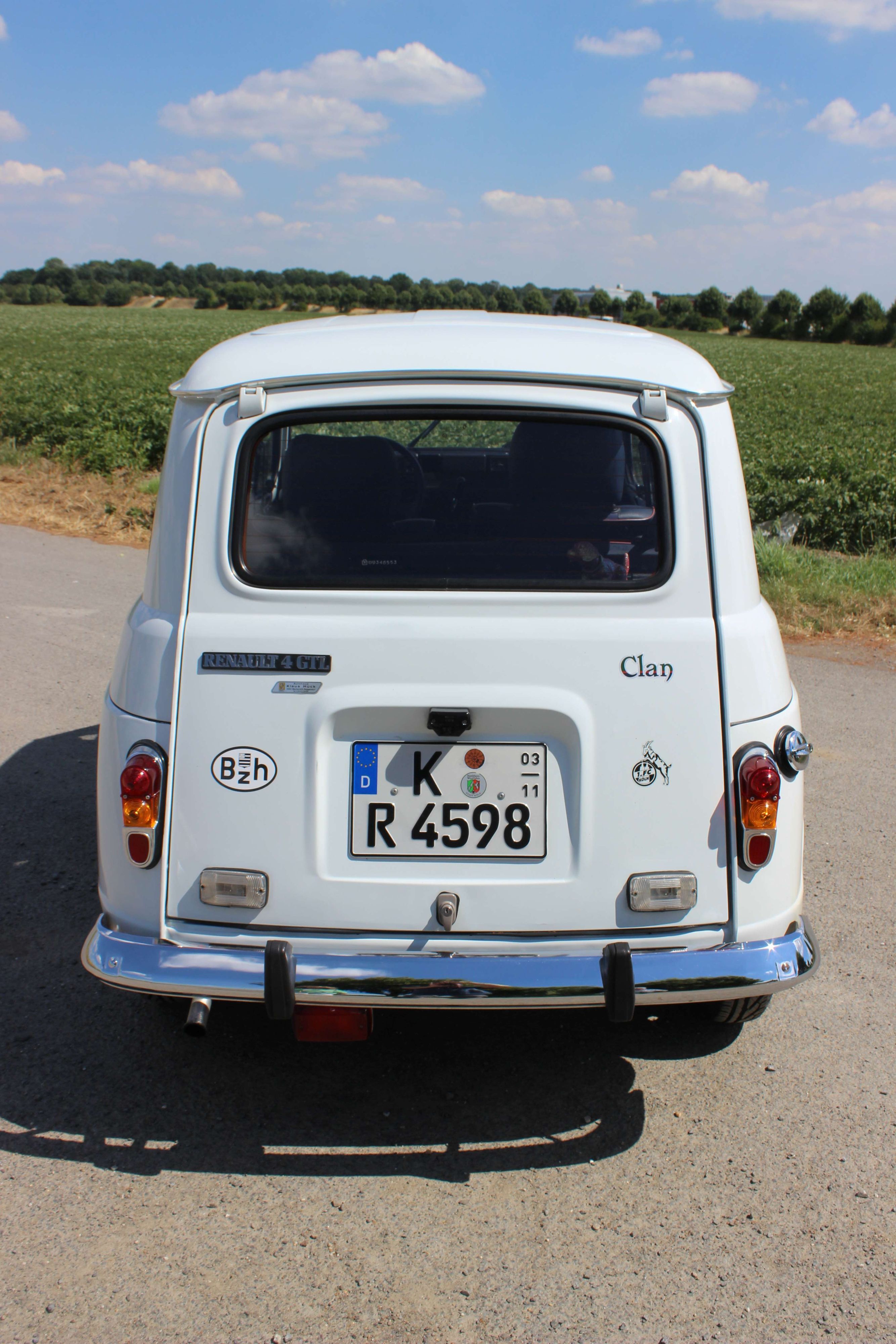 Heckansicht des R 4