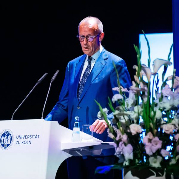 Bei der Eröffnungsfeier der Adenauer School of Government an der Universität zu Köln sprach der Bundeskanzler.