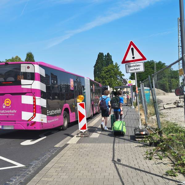 Schienenersatzverkehr am Bahnhof Königswinter