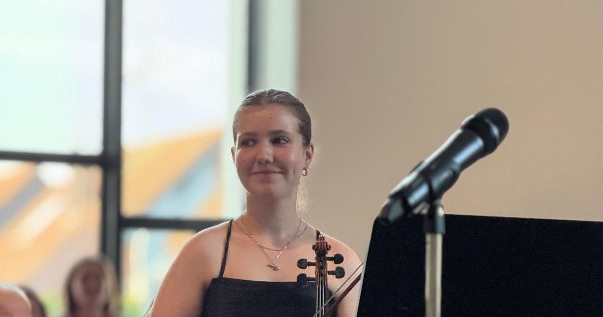 Up-and-coming talent: 15-year-old violinist from Lohmar played her solo ...