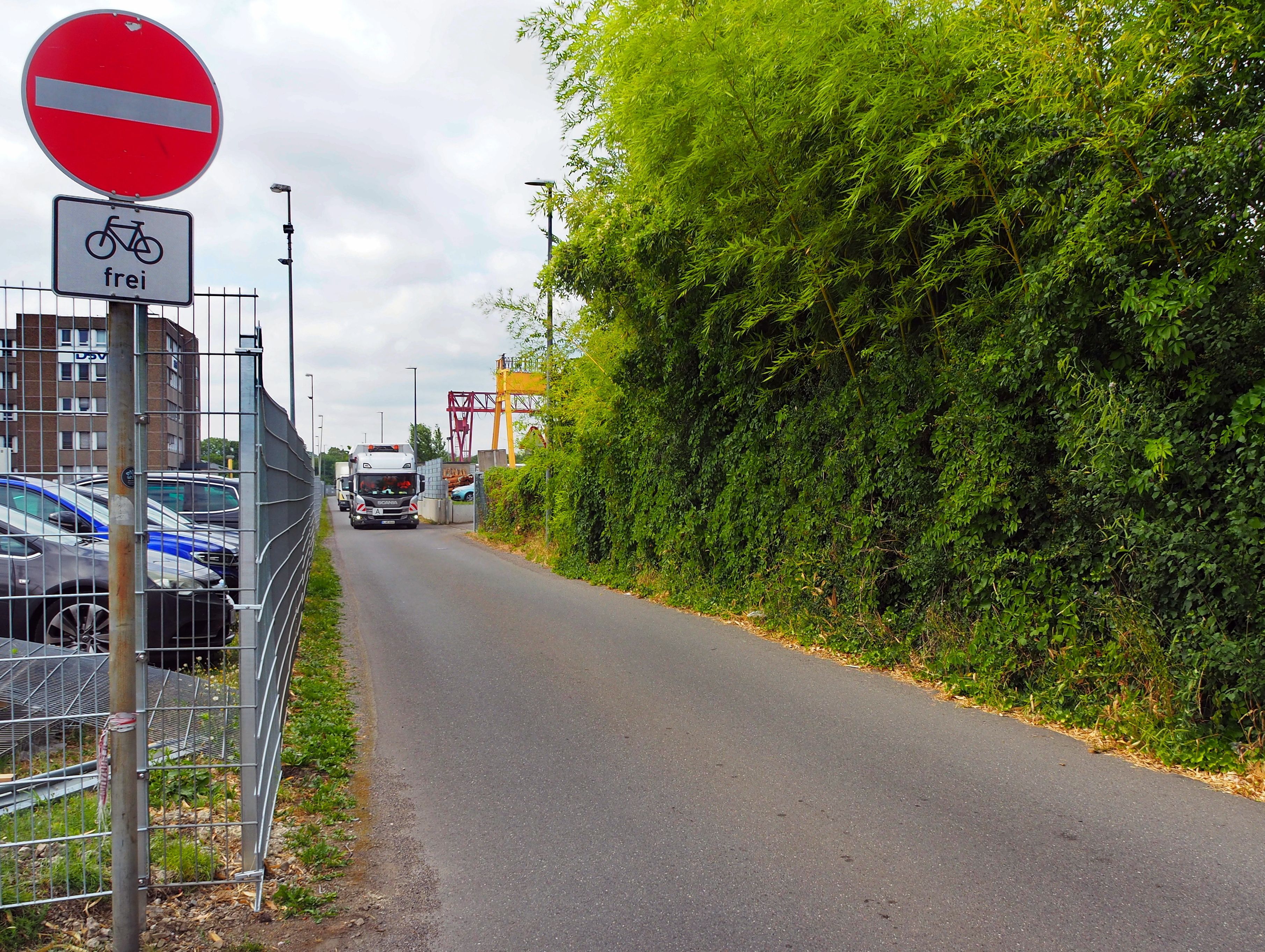 Verkehr-in-Zollstock-Stadt-will-neuen-Anlauf-f-r-Ausbau-des-Neuer-Weyerstra-erwegs-starten