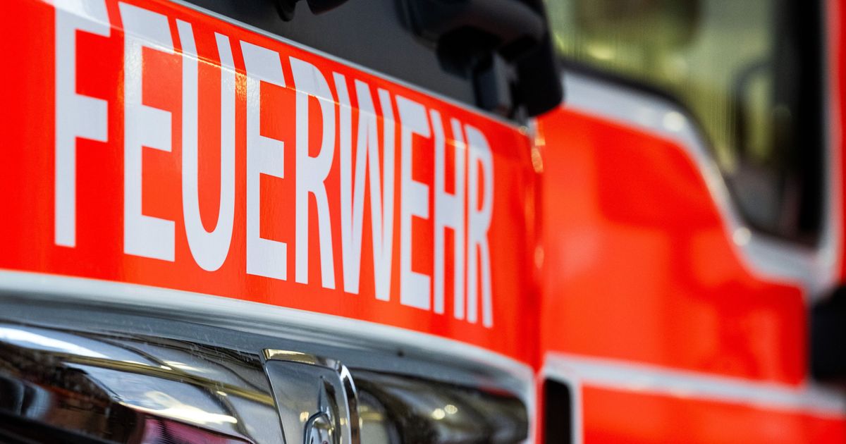 Strecke gesperrt: Müllwagen gerät in Ehrenfeld in Brand – KVB-Linie ...