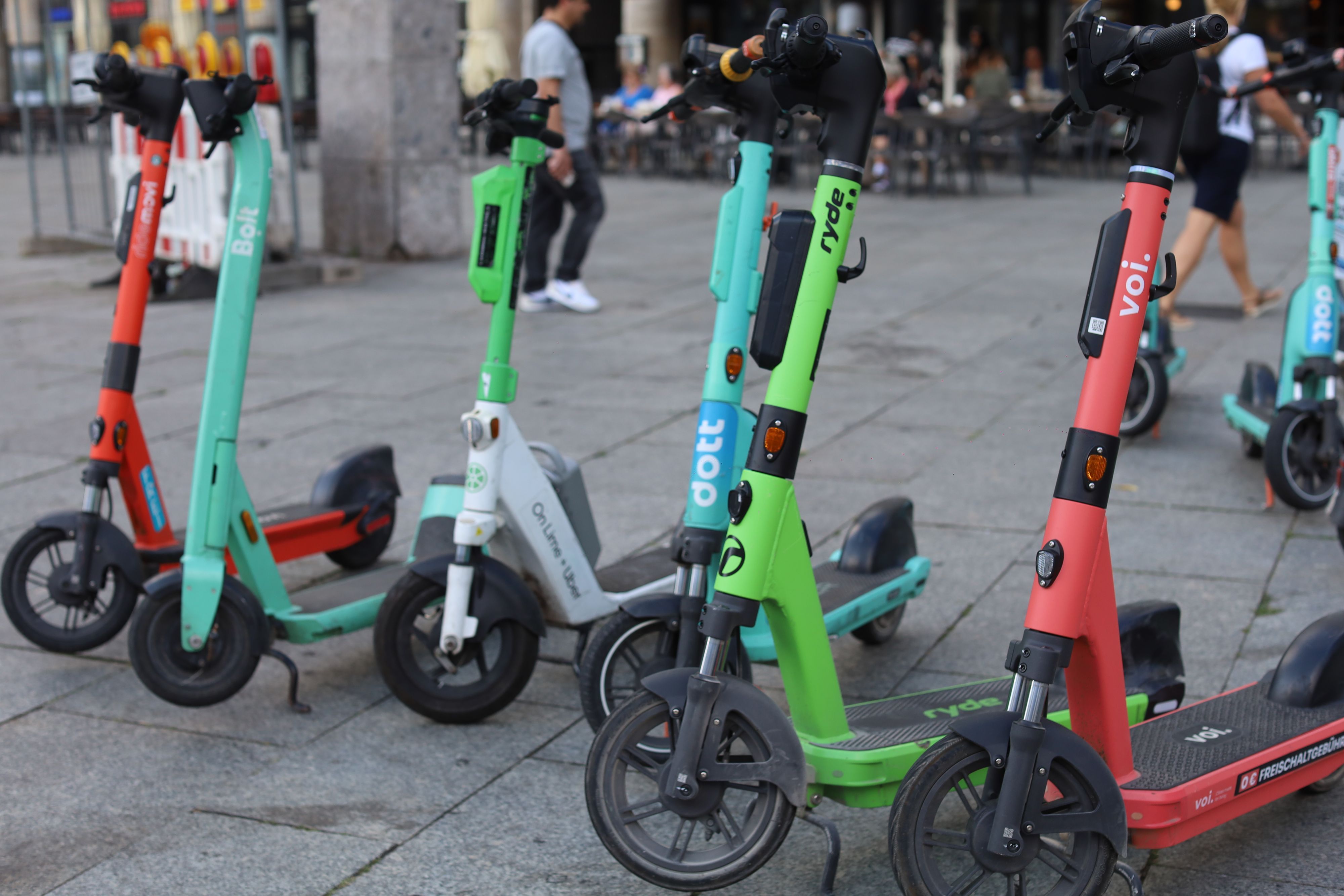 E-Scooter-in-K-ln-Diese-Anbieter-wollen-sich-einem-Auswahlverfahren-stellen