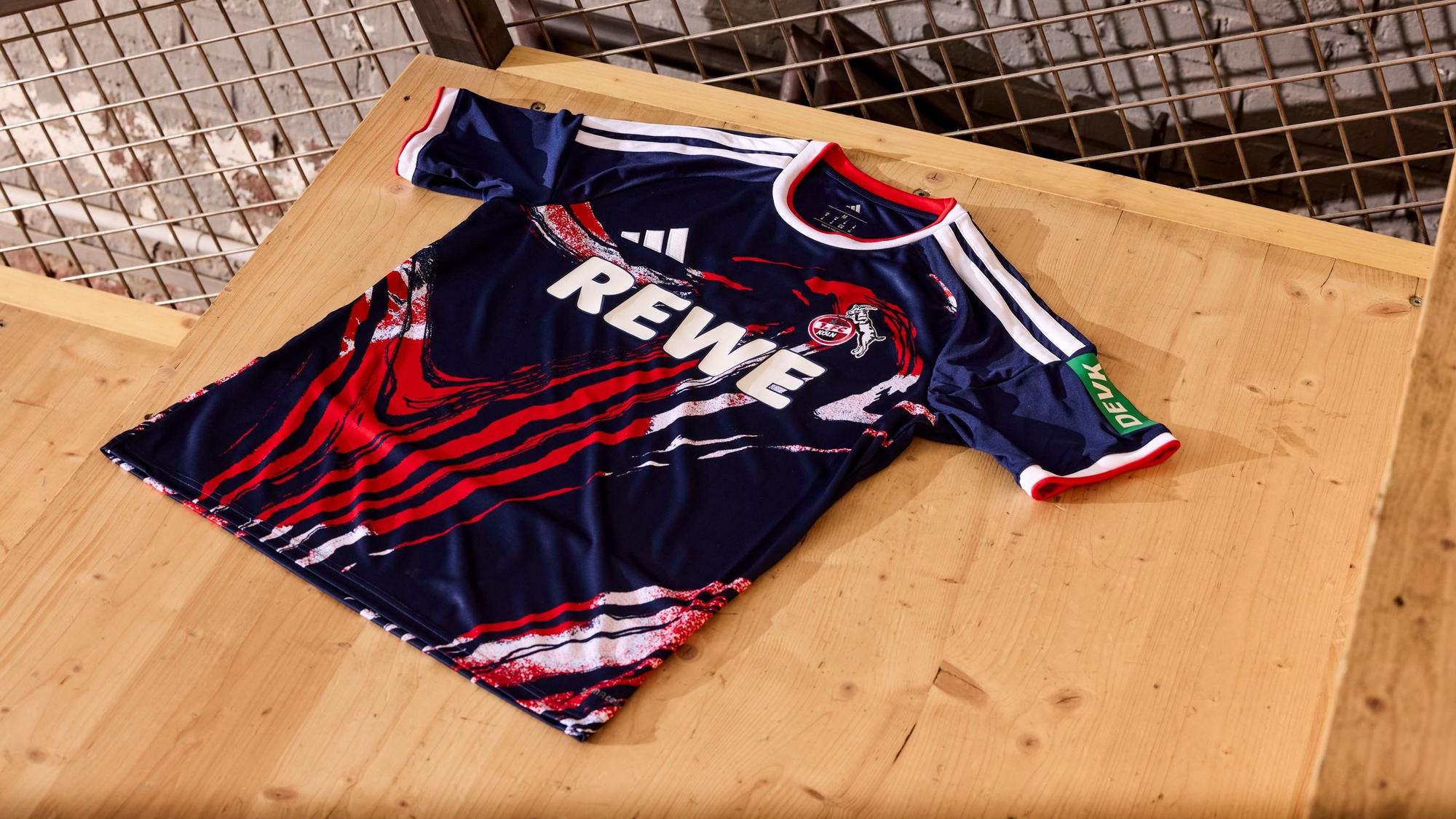 Das neue Ausweichtrikot des 1. FC Köln.
