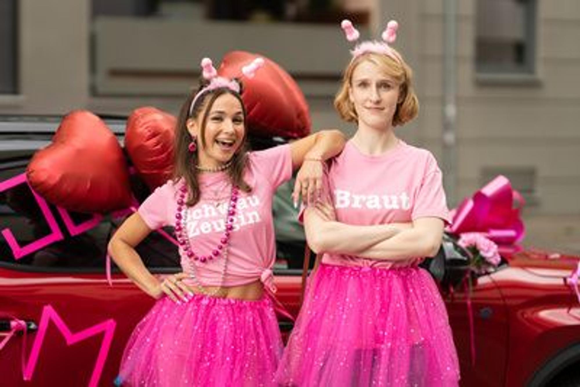 "Plötzlich Schwester (AT)"- Drehstart: Sandy Koslowski (Cosima Henman), Sandra Giesinger (Klara Lange)