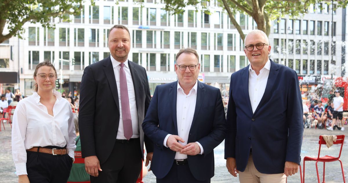 Problematic square: New property cooperative for Neumarkt introduces ...