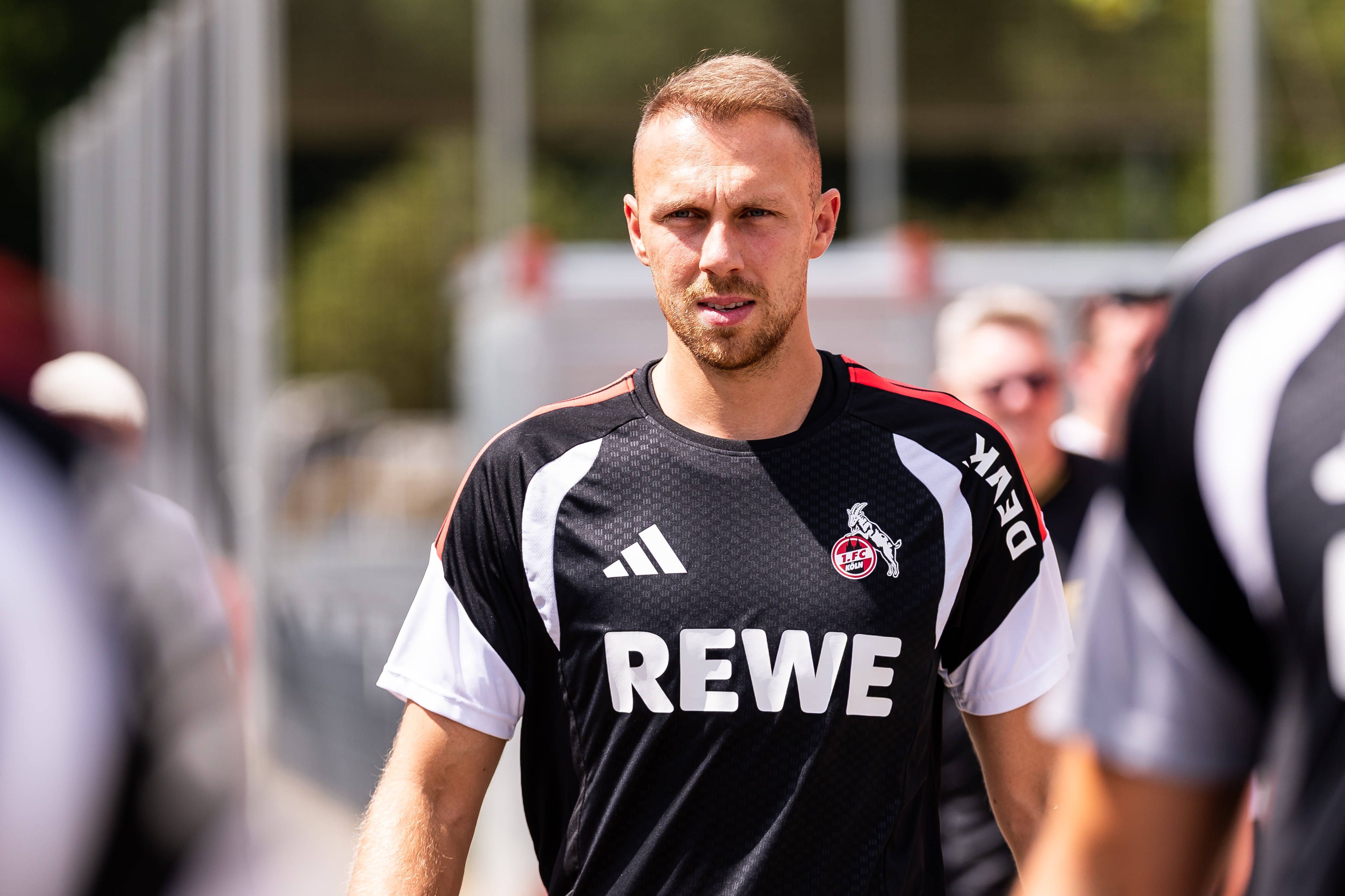 Torhüter Marvin Schwäbe wird auch in der neuen Saison Kapitän des 1.FC Köln sein.