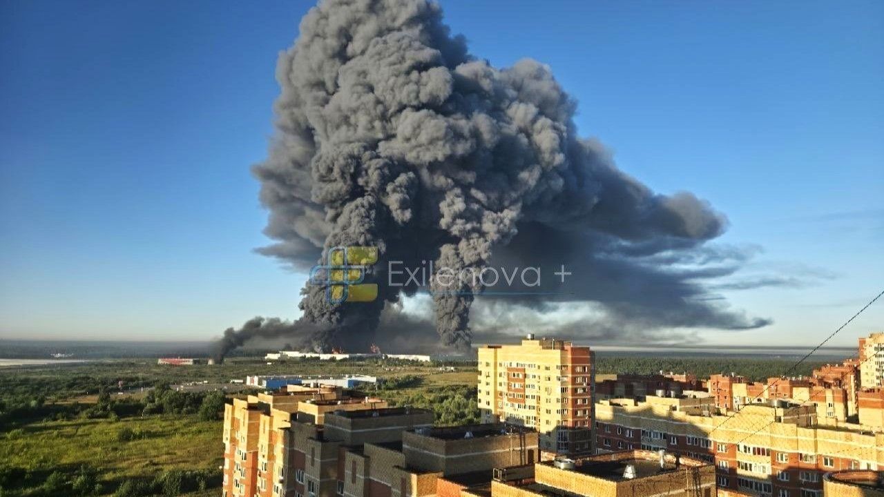 Ein Screenshot aus einem Video eines russischen Telegram-Kanals zeigt enorme Rauchwolken nahe Moskau.