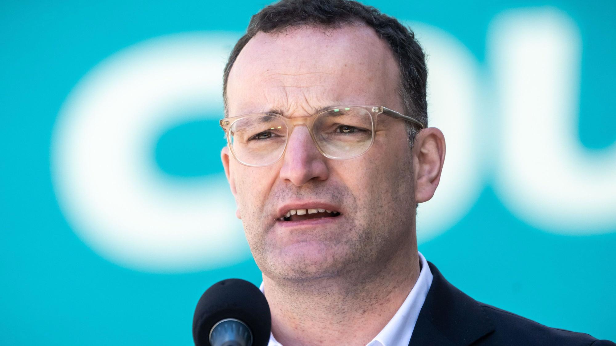 Jens Spahn ist als Vorsitzender der CDU/CSU-Bundestagsfraktion zurückgetreten. (Archivbild)