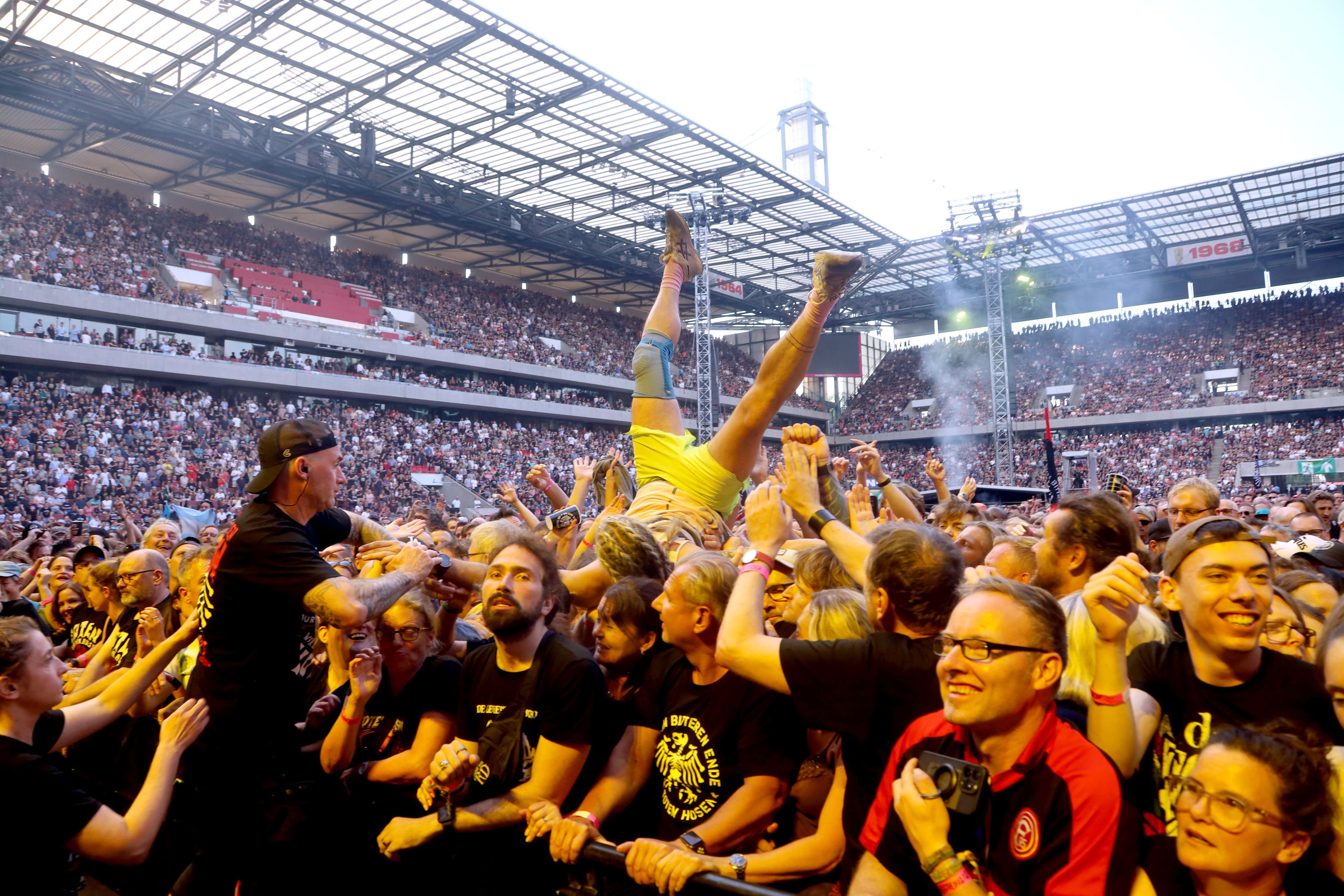 17.07.2026, Köln: Die Toten Hosen  spielen Open-Air-Konzert im Rhein-Energie-Stadion.