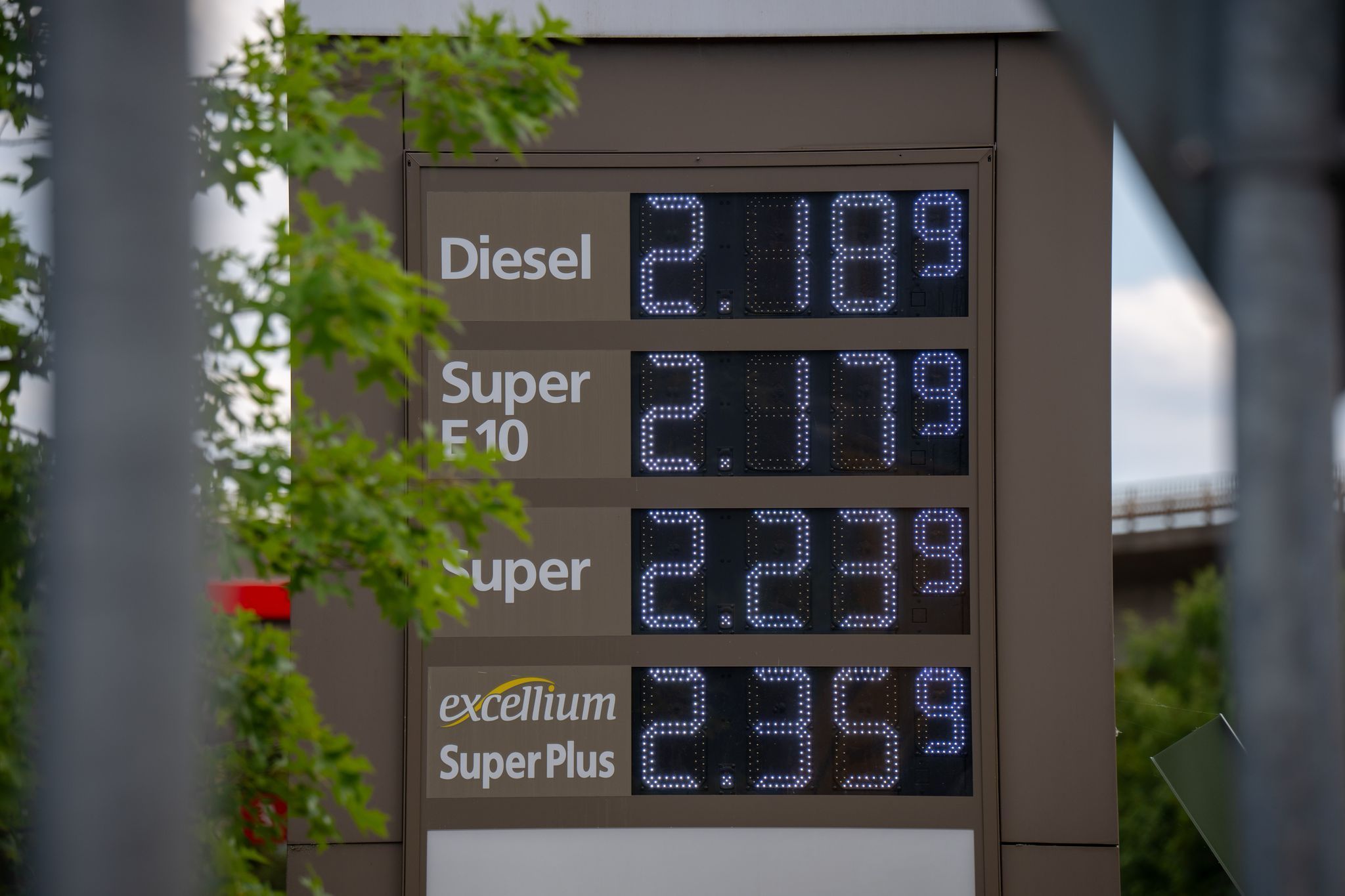 Tanken wird derzeit von Tag zu Tag teurer. (Archivbild)