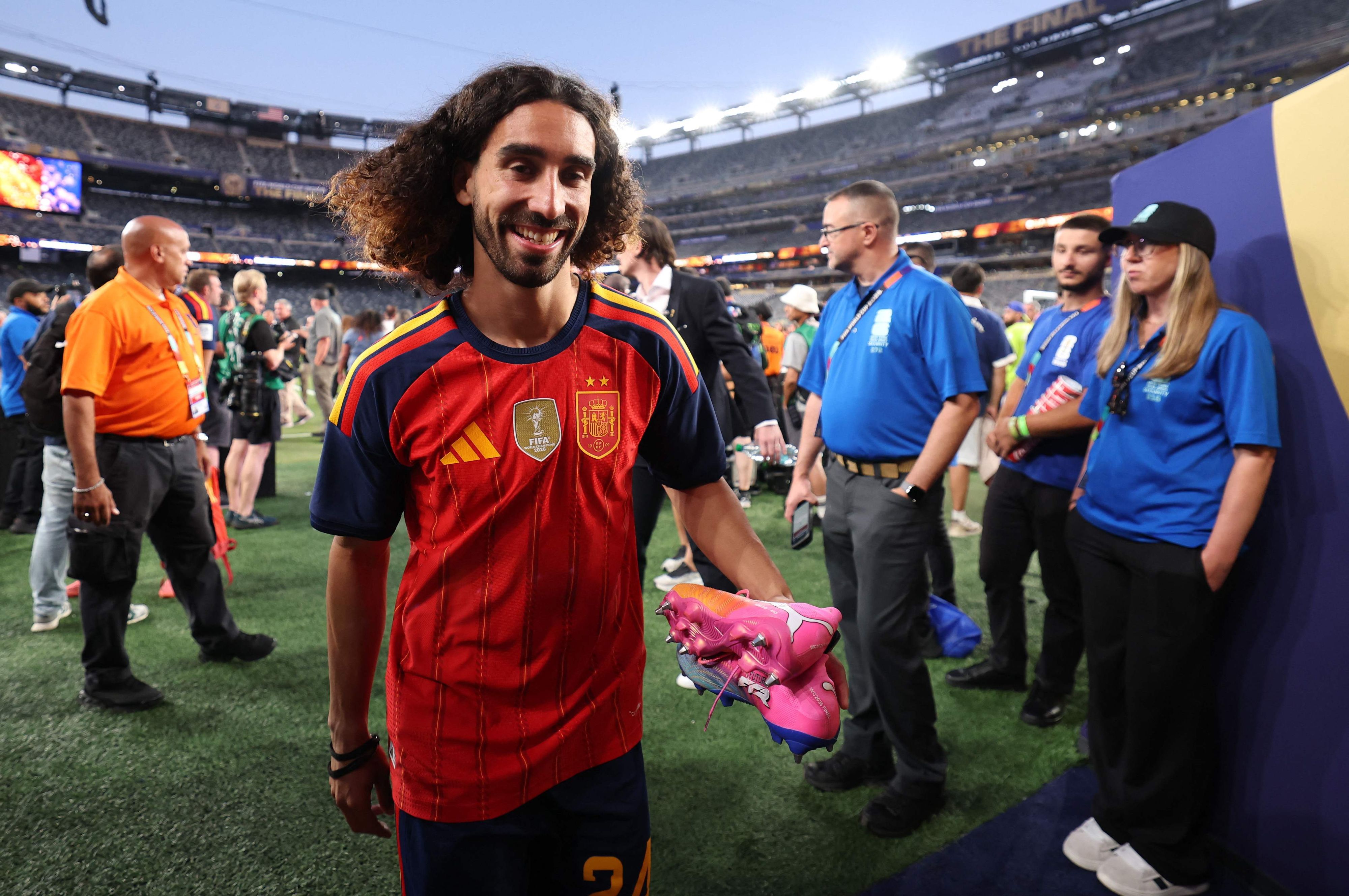 Marc Cucurella feiert den WM-Triumph