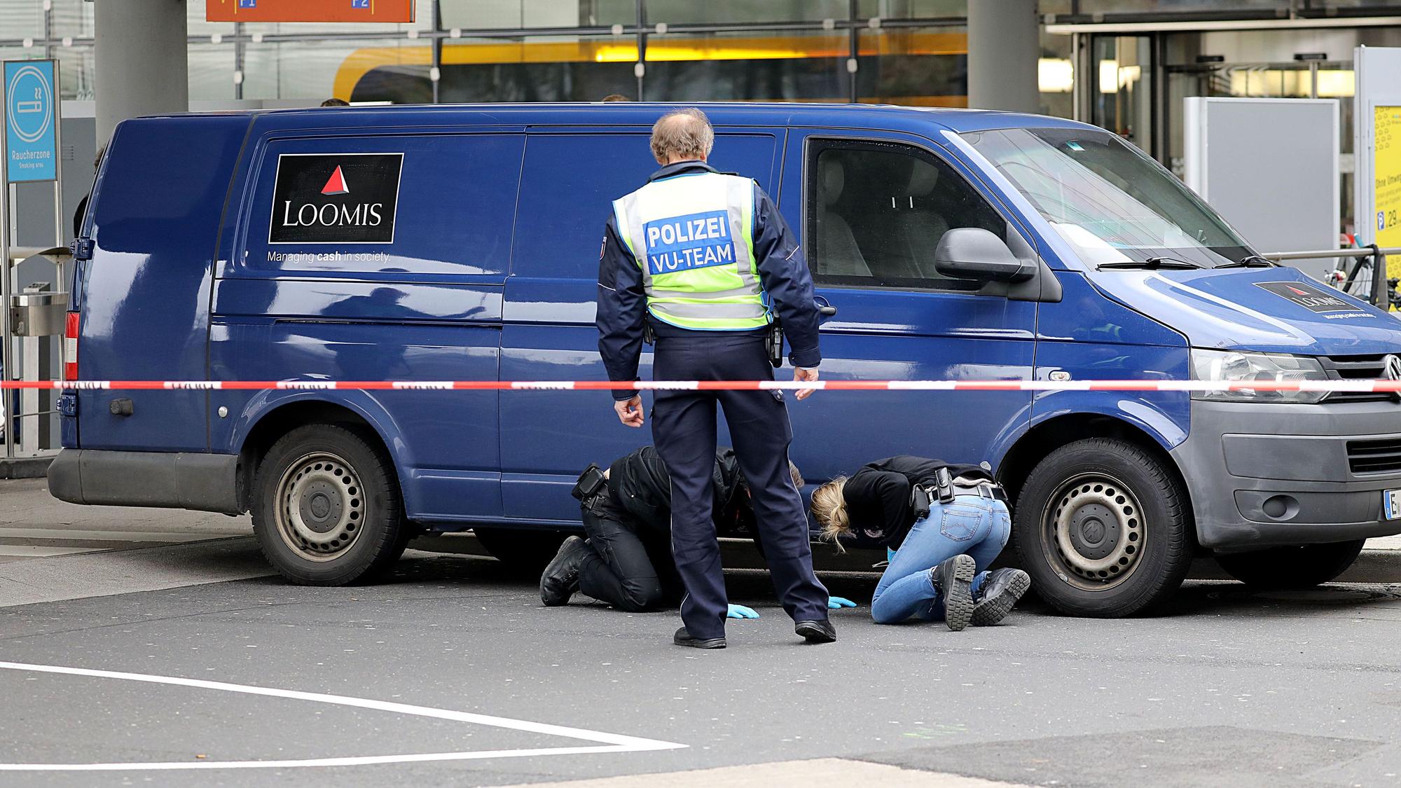 Die Insassen dieses Geldtransporters wurden im März 2019 am Flughafen Köln/Bonn überfallen.