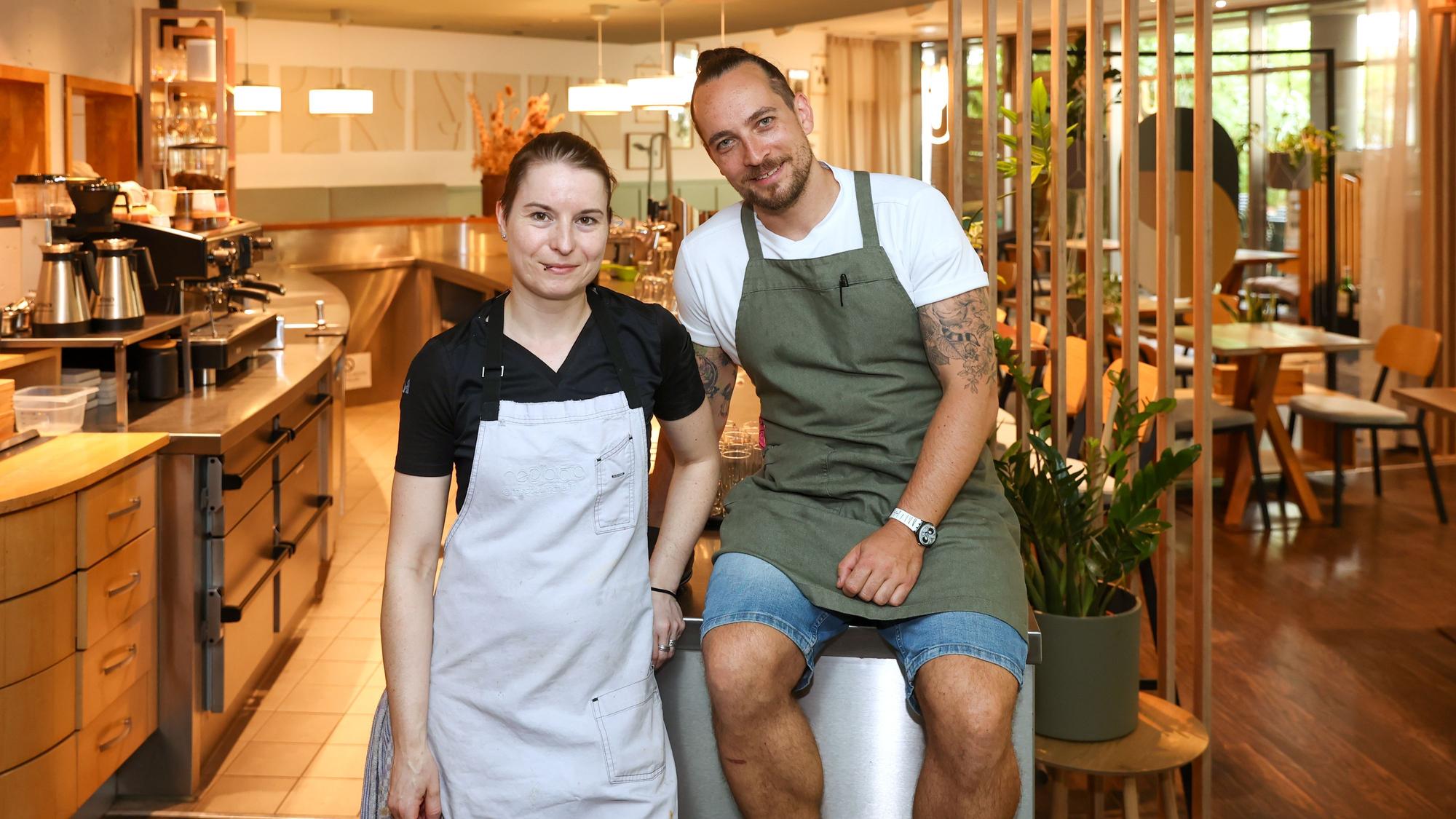 14.07.2026: Köln: Sonja Baumann und Erik Scheffler vom Restaurant Neobiota kochen ein Sommermenü für die Leser. Foto: Martina Goyert