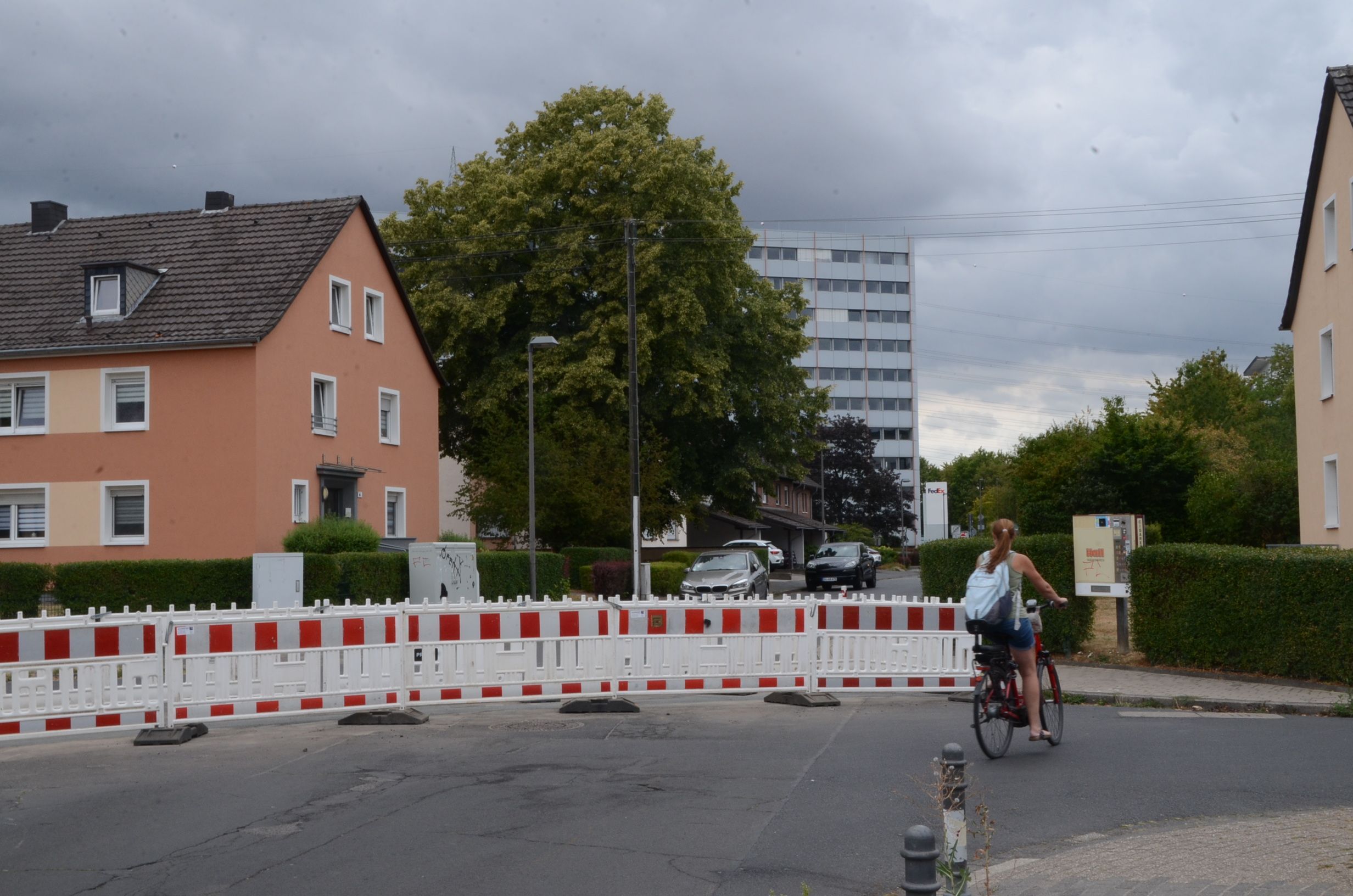 Bürgermeister Biber hat den Verkehrsversuch an der Kreuzung Im Zehntfeld/ Schopenhauerstraße in Oberlar nach 24 Stunden gestoppt