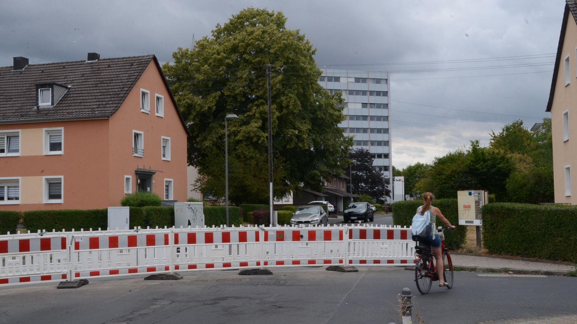 Bürgermeister Biber hat den Verkehrsversuch an der Kreuzung Im Zehntfeld/ Schopenhauerstraße in Oberlar nach 24 Stunden gestoppt