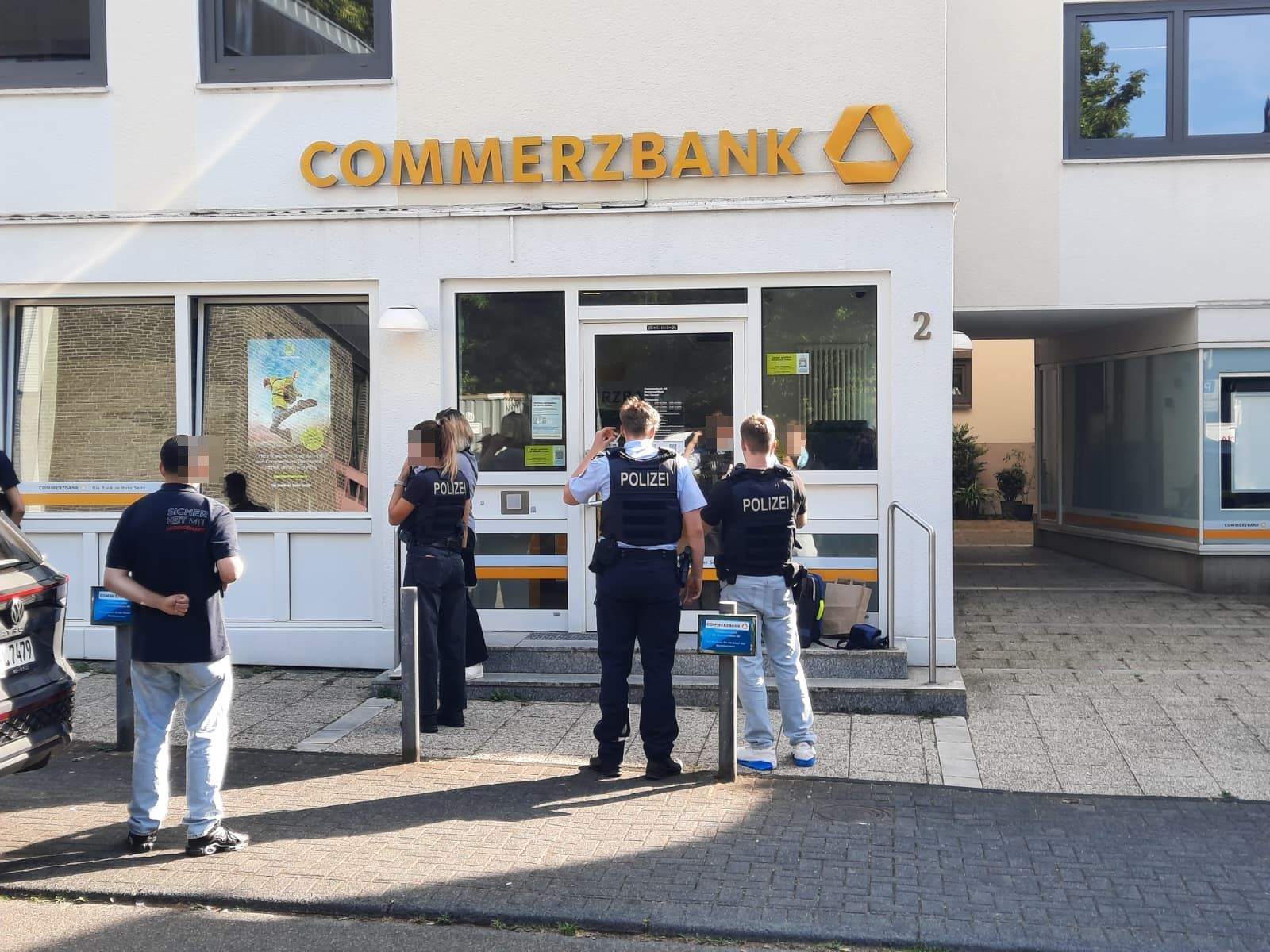 Eine FiIiale der Commerzbank in Bad Honnef ist überfallen worden.
