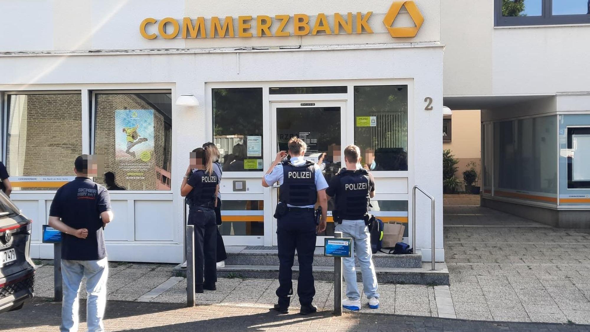 Eine FiIiale der Commerzbank in Bad Honnef ist überfallen worden.