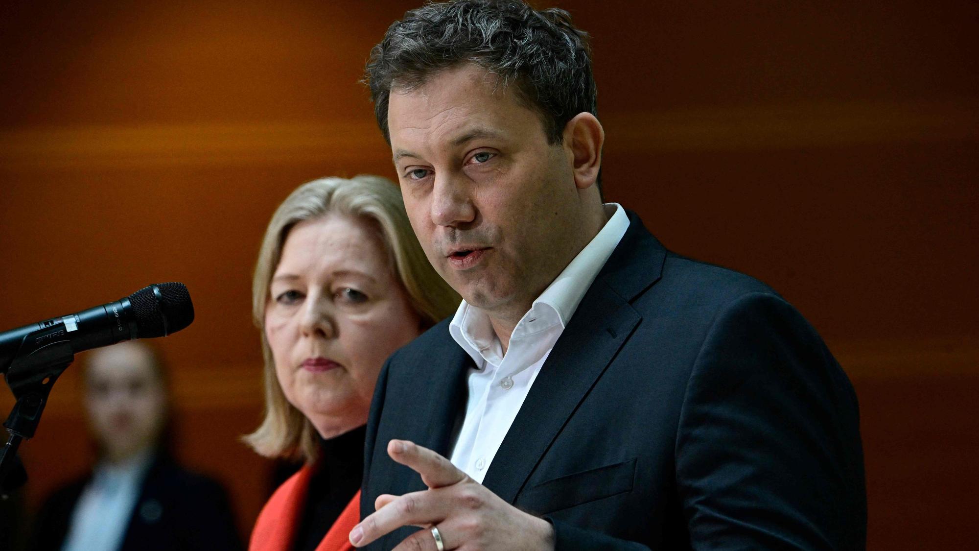 Post von 17 SPD-Ortsvereinen aus dem Rhein-Sieg-Kreis haben die Parteichefs Bärbel Bas und Lars Klingbeil bekommen.