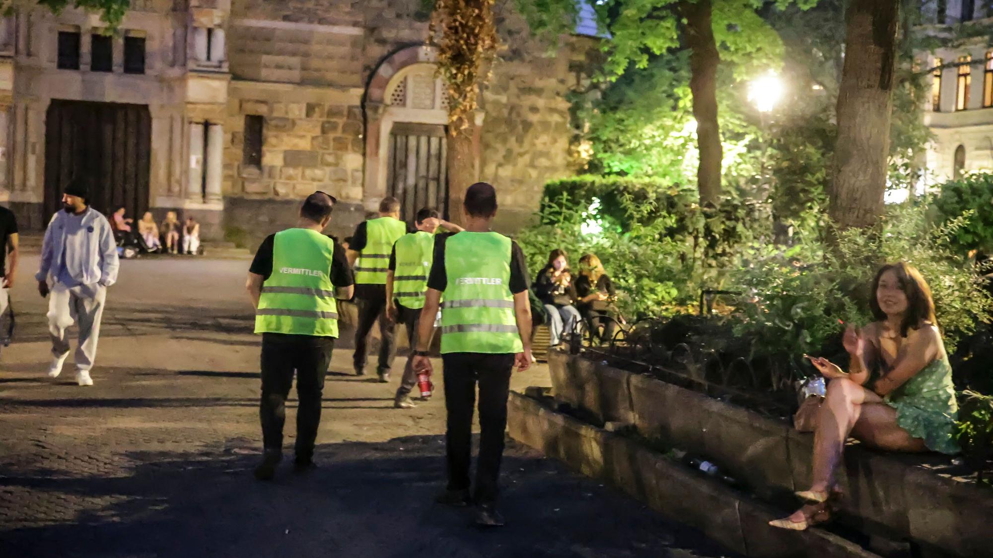 Ab 21 Uhr gilt auf dem Brüsseler Platz ein Alkoholkonsum- und Alkoholmitführverbot.