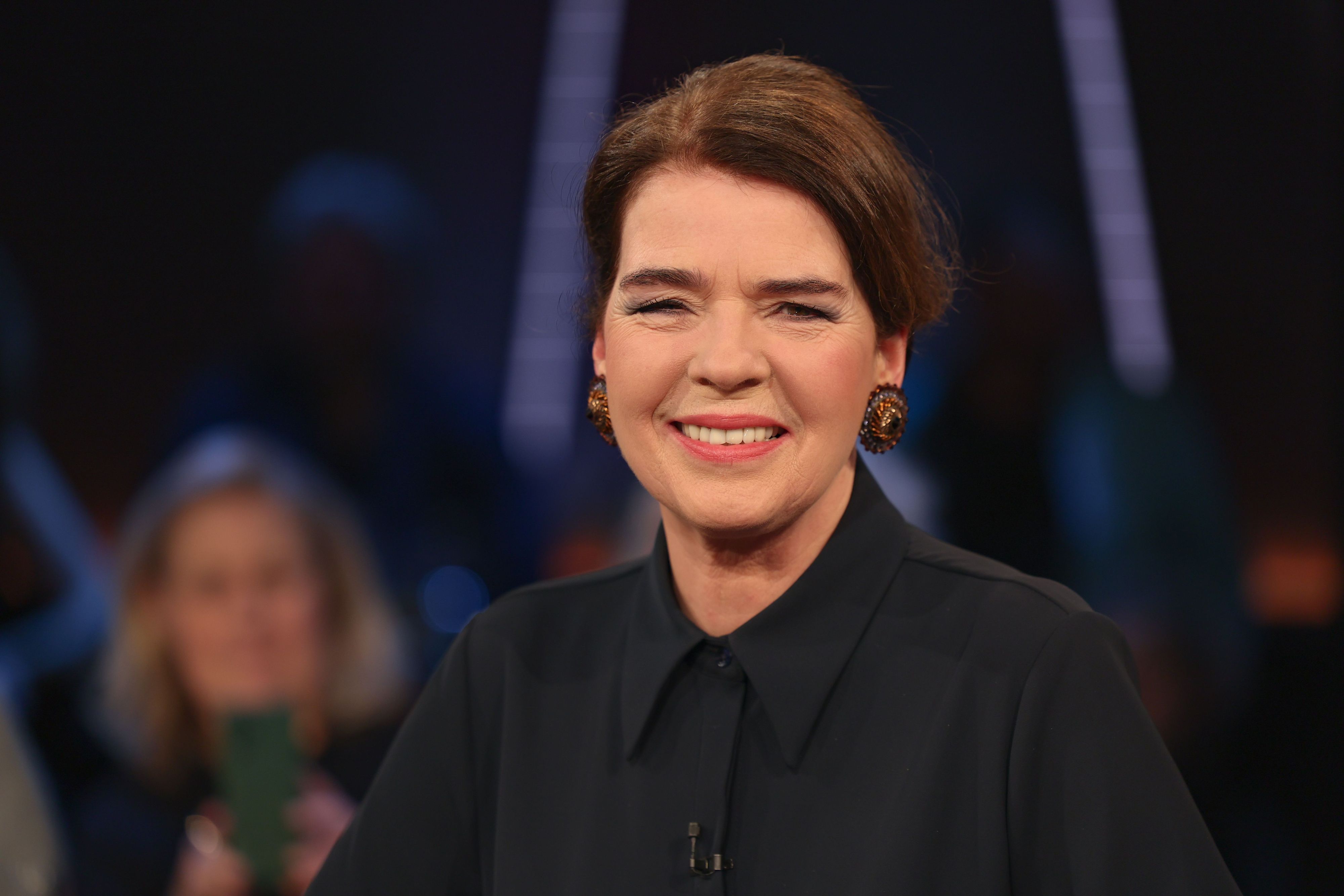 Susanne Daubner, Tagesschau-Sprecherin, hat bei der Vorstellung der Top Ten zum Jugendwort 2026 „Du bist gut genug“ gesungen. (Archivbild)