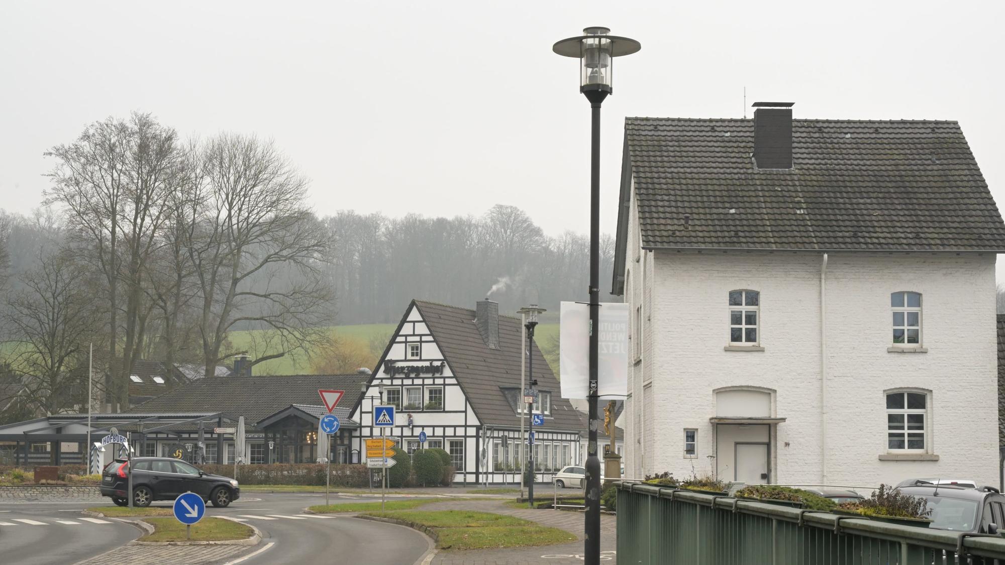 Das Foto zeigt eine Straßenlaterne in Odenthal