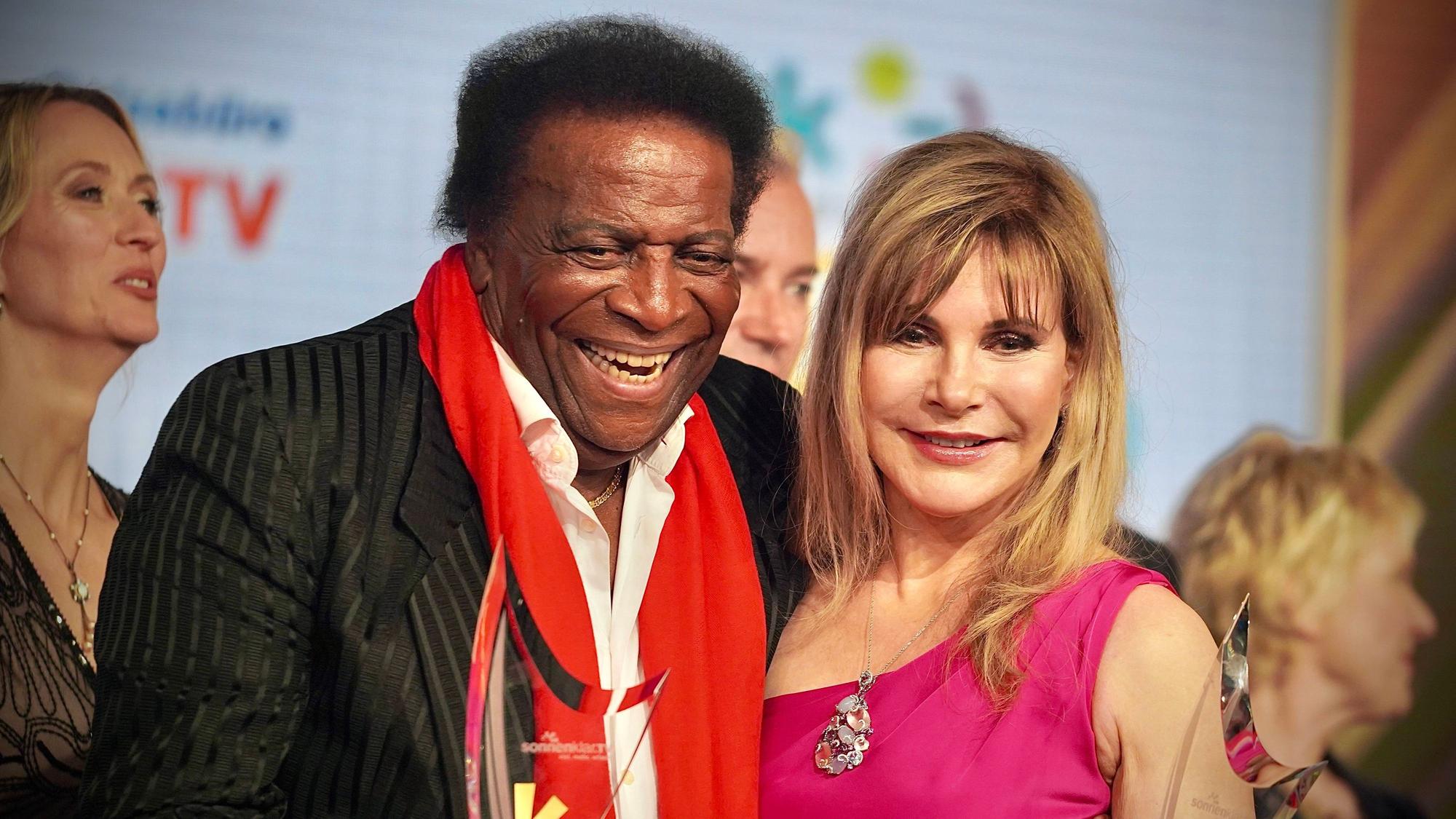 Roberto Blanco und Deborah Sasson bei einer Veranstaltung.