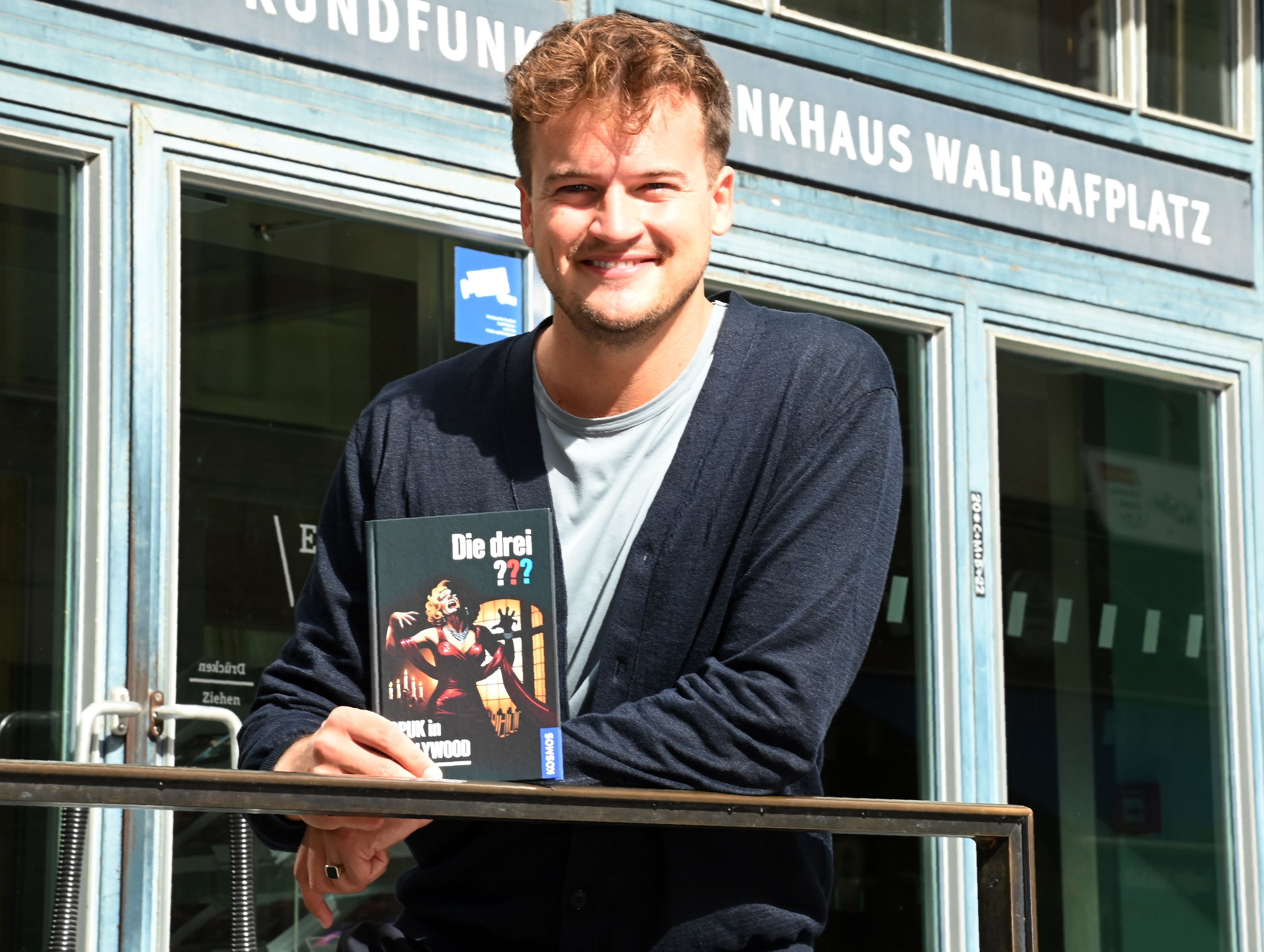 27.07.2026 Köln. Neuer Autor von den ???-Zeichen um die Detektive Justus, Jonas und Peter kommt aus Köln. Fritz Schaefer ist auch 1live-Moderator. Foto: Alexander Schwaiger