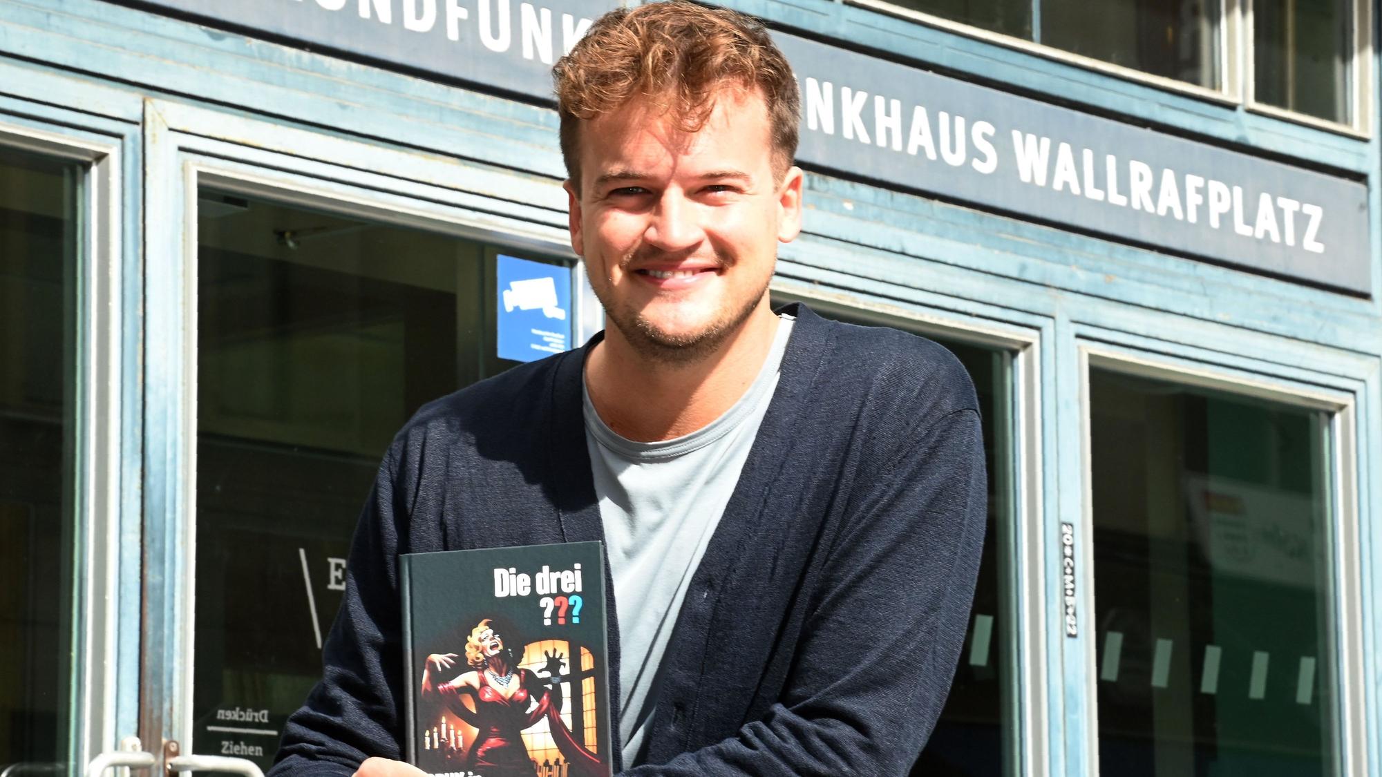 27.07.2026 Köln. Neuer Autor von den ???-Zeichen um die Detektive Justus, Jonas und Peter kommt aus Köln. Fritz Schaefer ist auch 1live-Moderator. Foto: Alexander Schwaiger