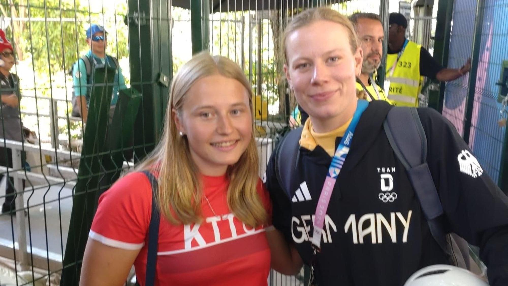Saskia Schmidt mit Triathletin Laura Lindemann.
