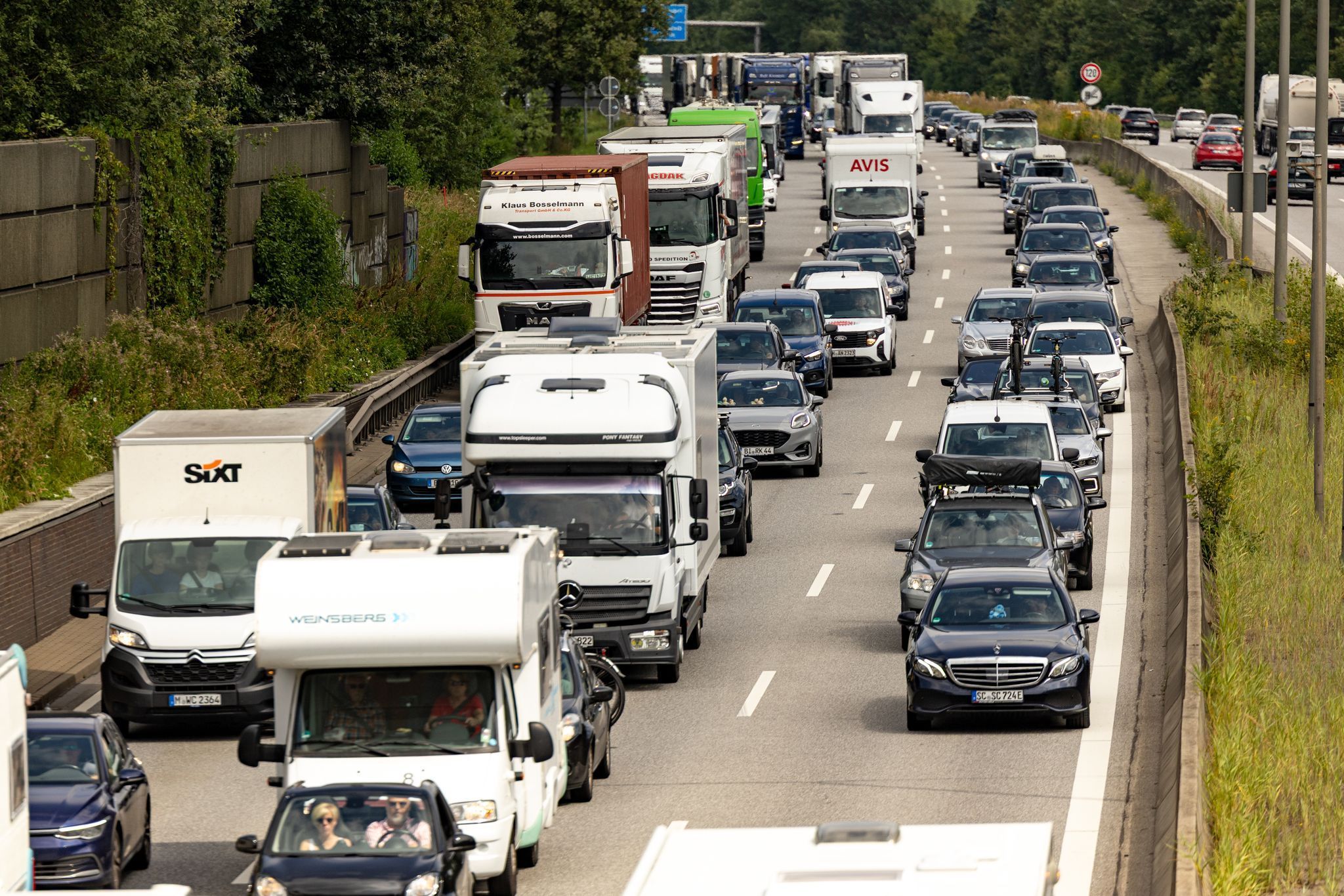 Stau auf der A1 in Nordrhein-Westfalen. (Archivfoto)
