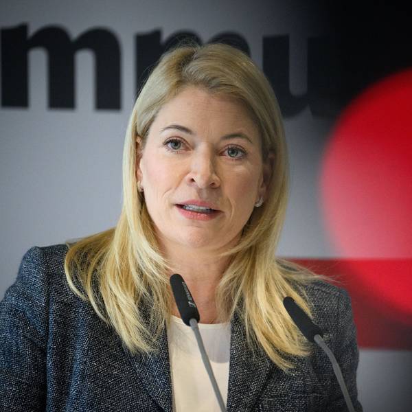 ARCHIV - 08.07.2026, Berlin: Evelyn Palla, Vorstandsvorsitzende der Deutschen Bahn AG, bei einer Pressekonferenz. (zu dpa: «Bahnchefin rügt Leistungsmängel im Management») Foto: Bernd von Jutrczenka/dpa +++ dpa-Bildfunk +++