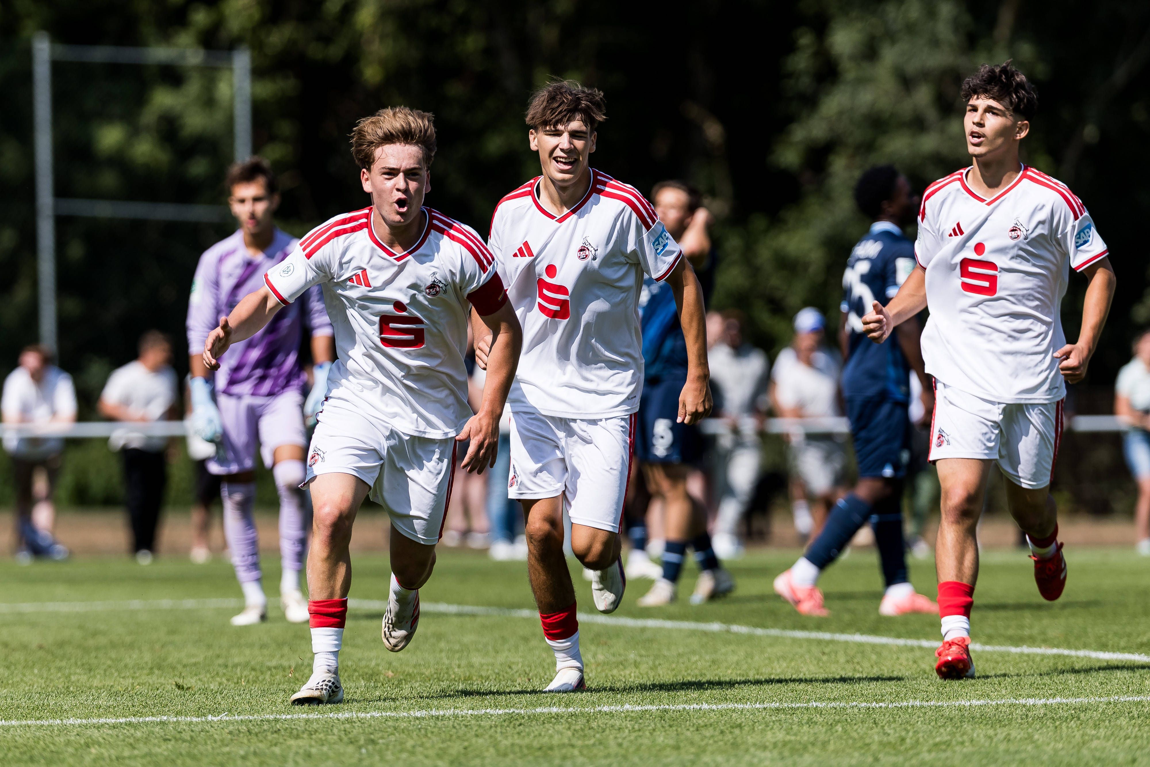 DFB-Pokal der Junioren: VfL Bochum 1848 vs. 1. FC Köln 02.08.2026 BOCHUM, DEUTSCHLAN - AUGUST 02: Jubel zum 1:0 durch Benjamin Ley 1. FC Köln, 8 während der 1. Runde des DFB-Pokals der Junioren zwischen dem VfL Bochum 1848 vs. 1. FC Köln auf Rasen H4 des Nachwuchsleistungszentrum des VfL Bochum am 2. August 2026 in Bochum, Deutschland *** DFB Junior Cup: VfL Bochum 1848 vs. 1. FC Köln, August 2, 2026, BOCHUM, GERMANY  Celebrations following Benjamin Leys 1-0 goal for 1. FC Köln, 8 during the first round of the DFB Junior Cup between VfL Bochum 1848 and 1 FC Köln on Field H4 at the VfL Bochum Youth Academy on August 2, 2026, in Bochum, Germany Copyright: xBEAUTIFULxSPORTS/Wunderlx