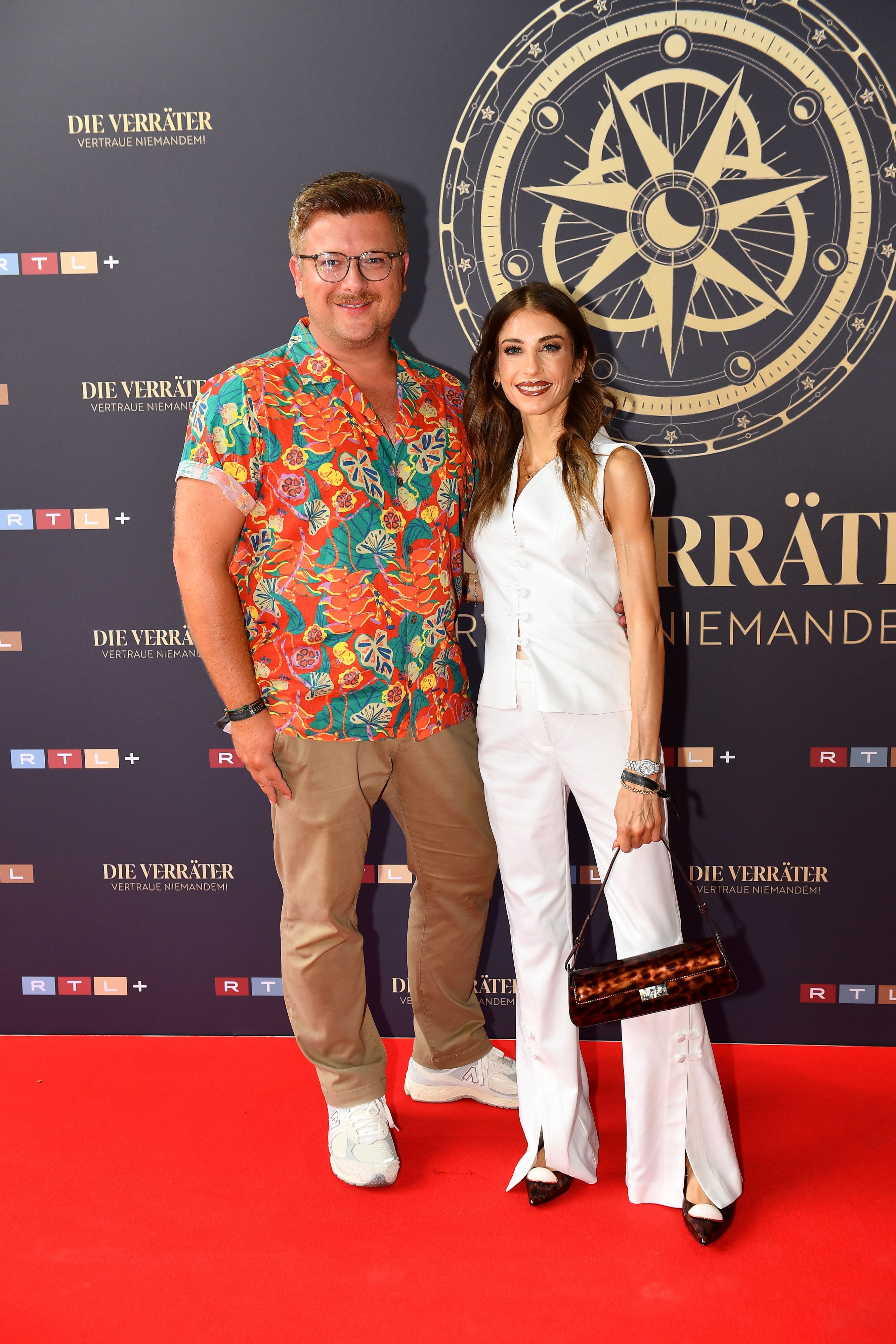 Philipp Fleiter und Cathy Hummels

+++ Die Verwendung des sendungsbezogenen Materials ist nur mit dem Hinweis und Verlinkung auf RTL+ gestattet. +++