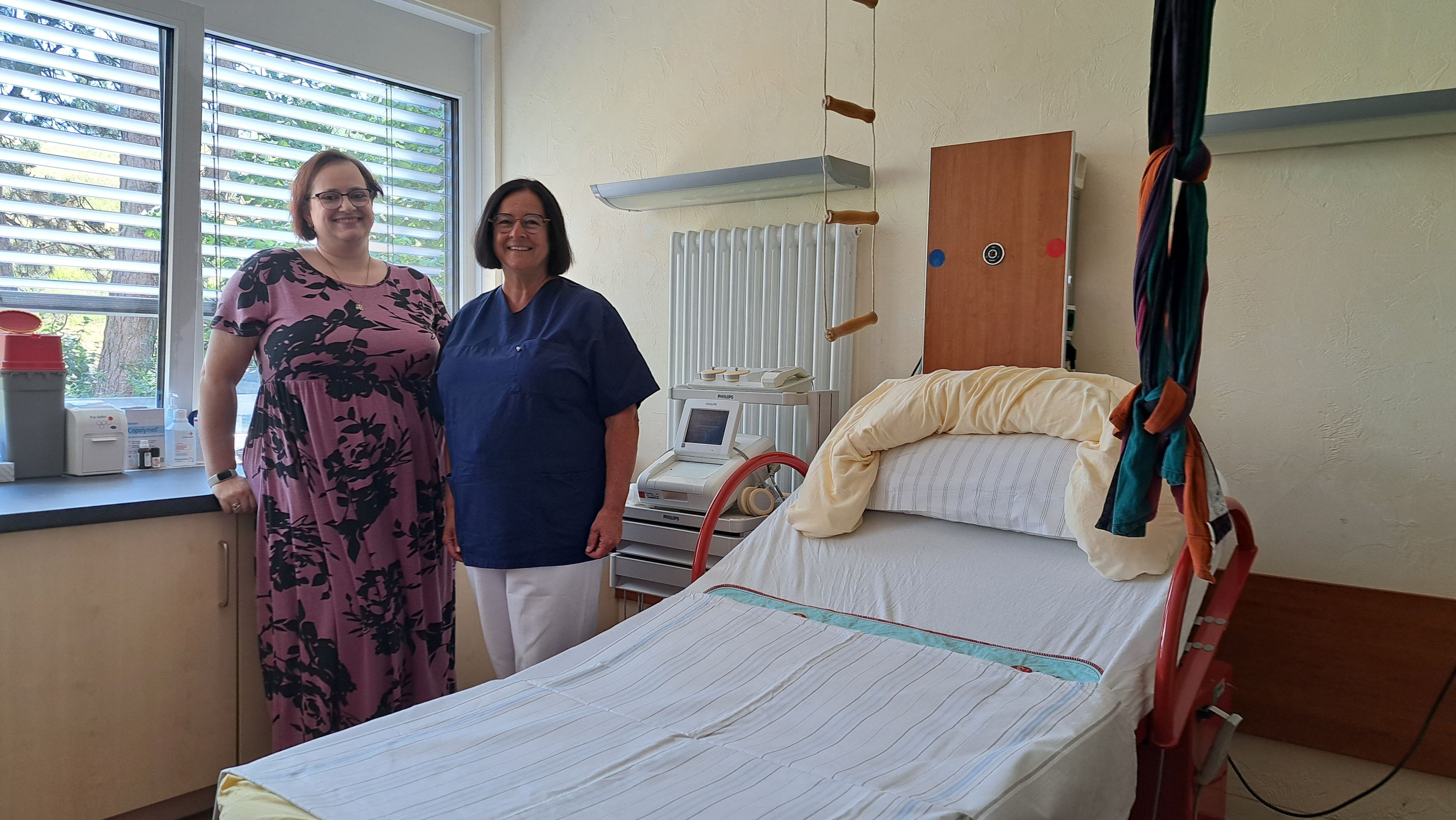 Caroline Hoormann (links) leitet in Wipperfürth die Elternschule „Josefine“, Cornelia Leißner ist Chefärztin der Klinik für Gynäkologie und Geburtshilfe an der Helios-Klinik in der Hansestadt.