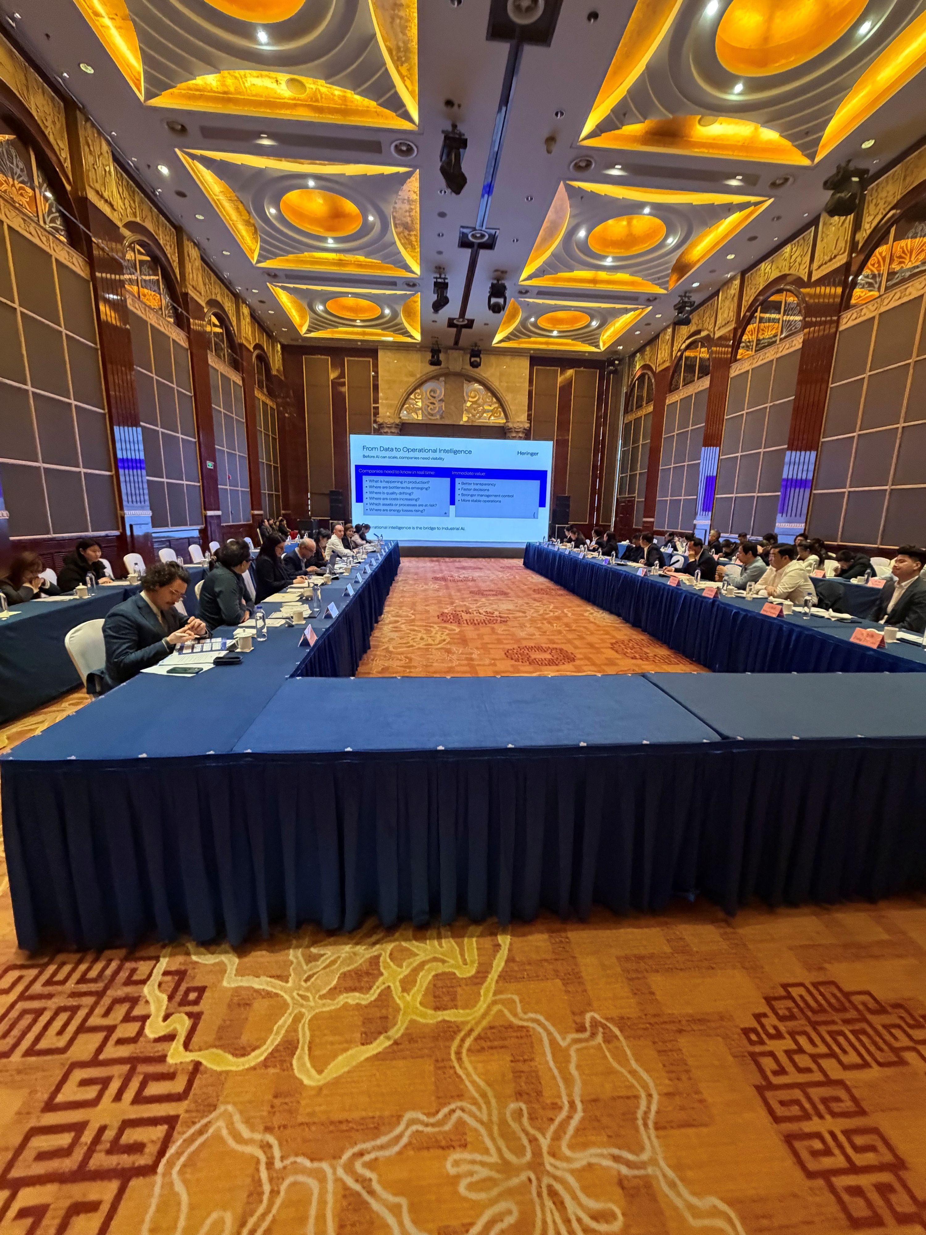 Das Bild zeigt eine der drei international besetzten Konferenzen im ostchinesischen Jinan, auf der Catrin Heringer in diesem Jahr Vorträge gehalten hat.