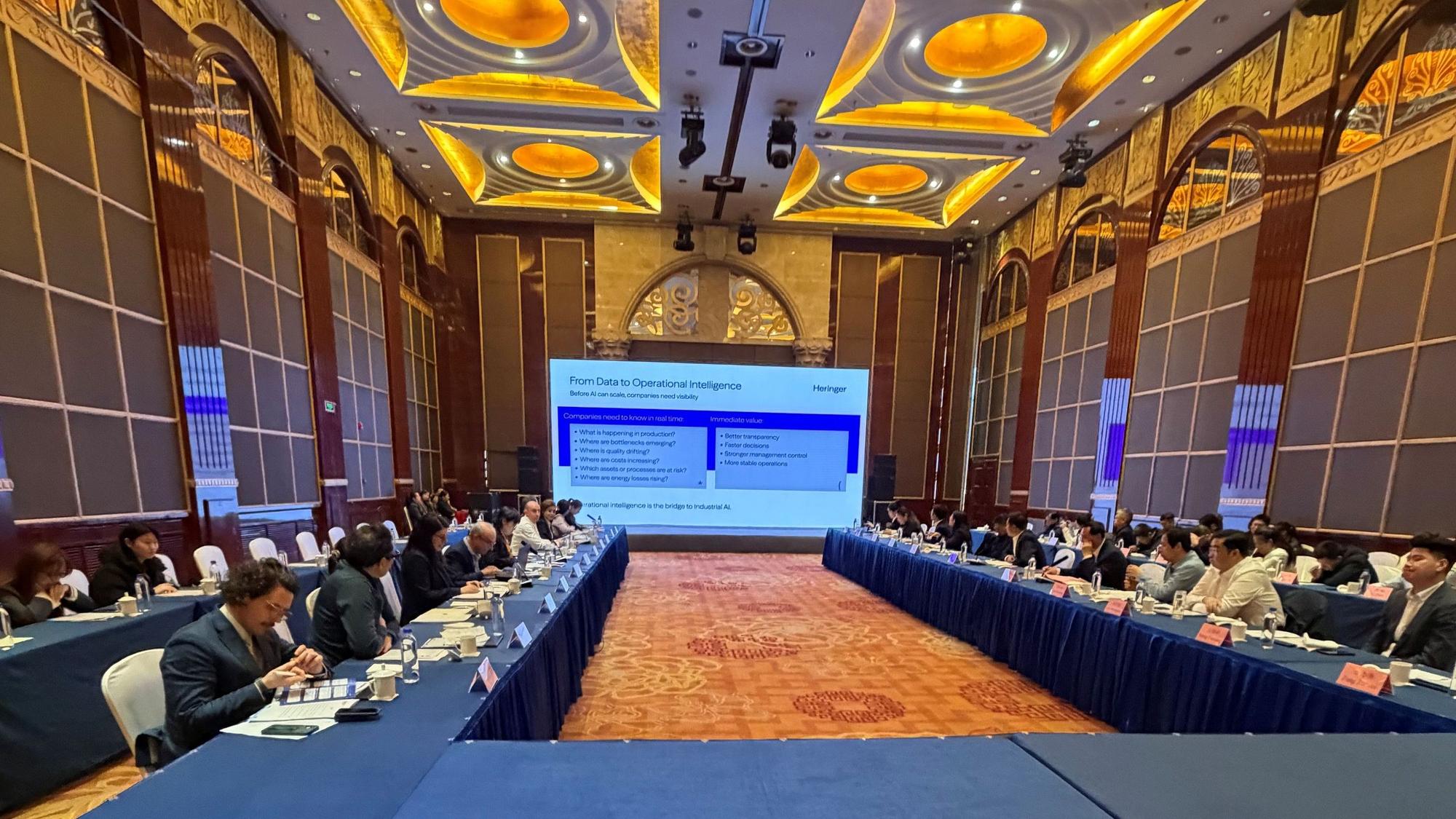Das Bild zeigt eine der drei international besetzten Konferenzen im ostchinesischen Jinan, auf der Catrin Heringer in diesem Jahr Vorträge gehalten hat.