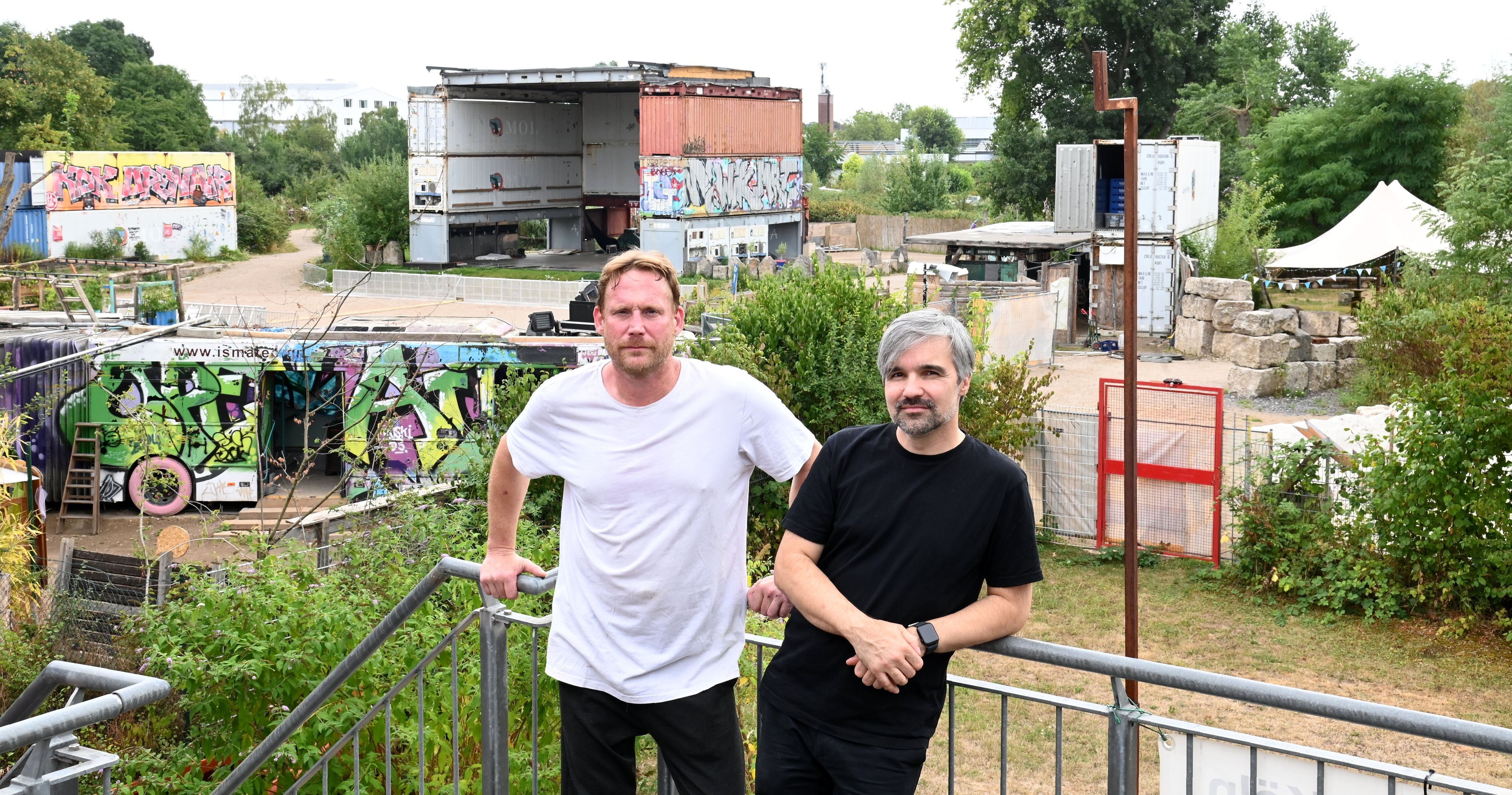 04.08.2026 Köln. Klubkomm und Südbrücken-Betreiber informieren über Genehmigungsprozesse. Boris Witschke (li.) und Jens Ponke. Foto: Alexander Schwaiger