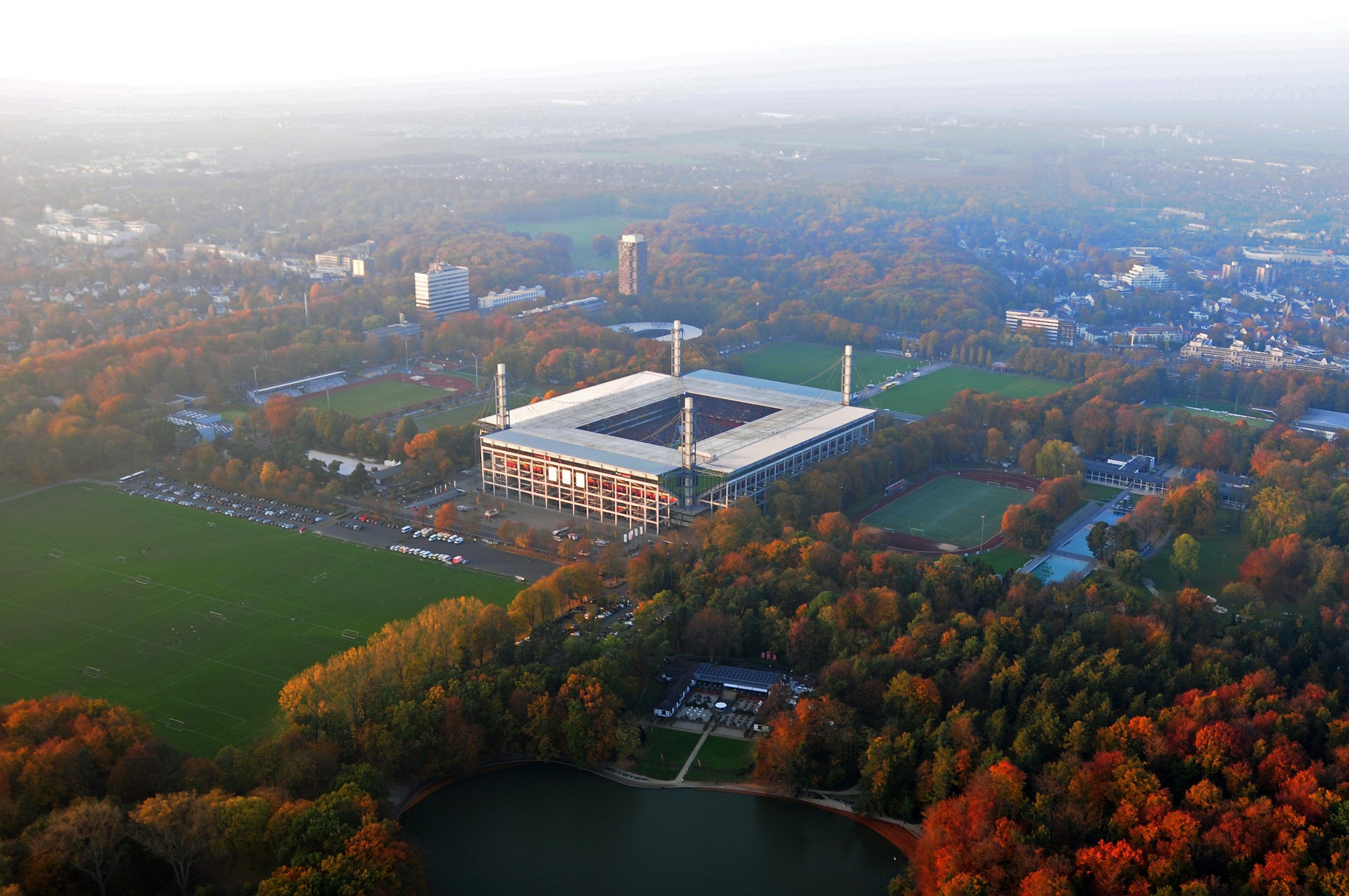 Das Rhein-Energie-Stadion im Jahr 2015.