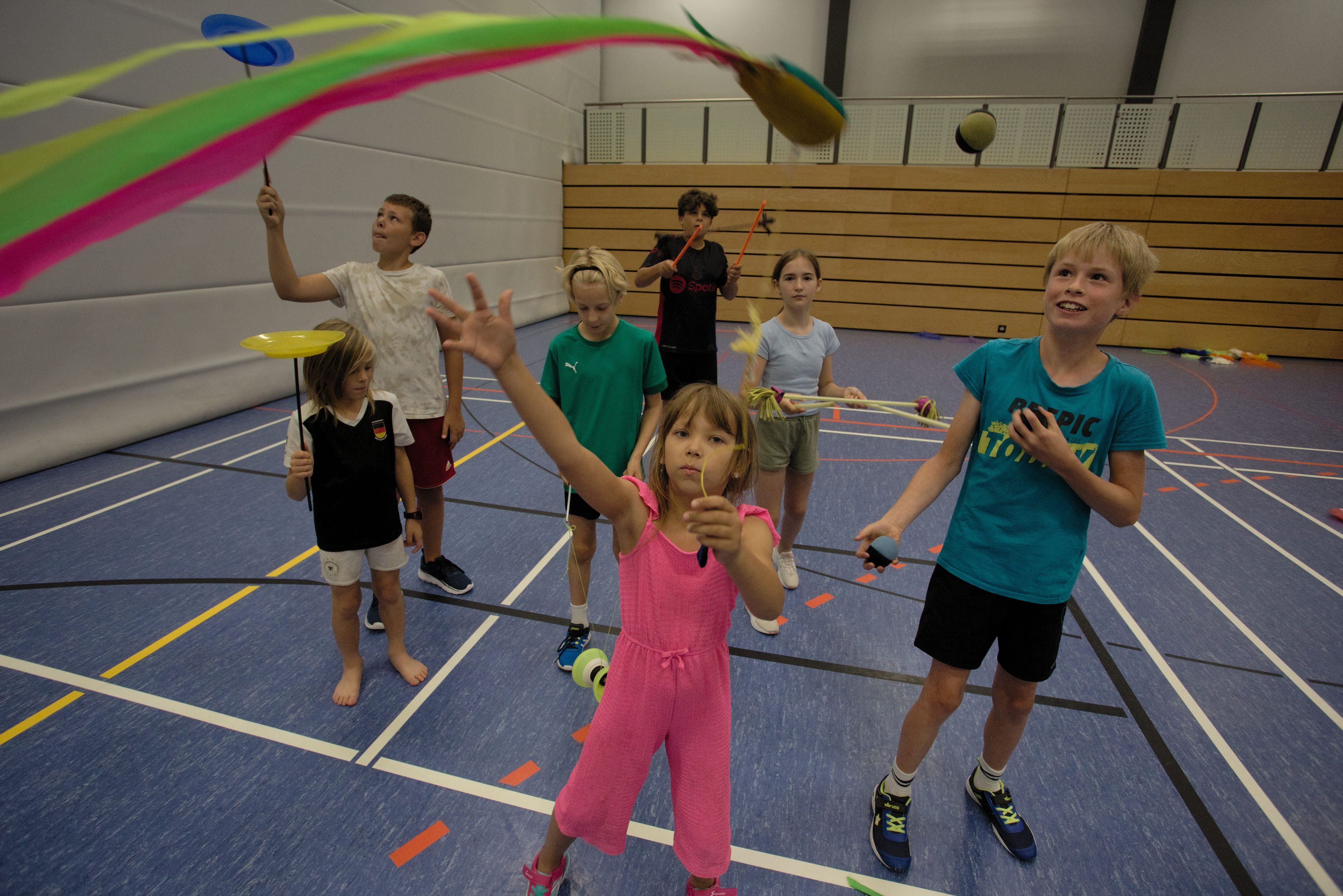 Die Kinder treten am Freitag, 7. August 2026, für Großeltern, Eltern und Geschwister in Wipperfürths Alter Drahtzieherei auf.
