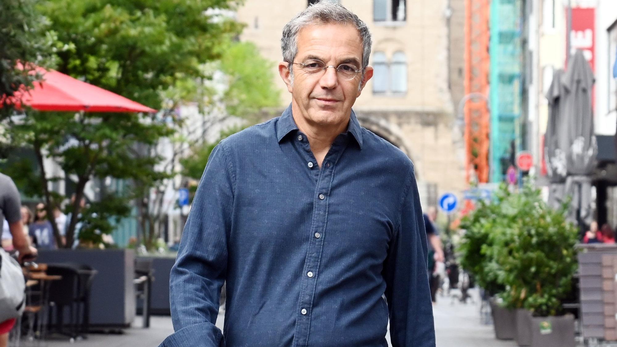 Schriftsteller Navid Kermani am Eigelstein in Köln