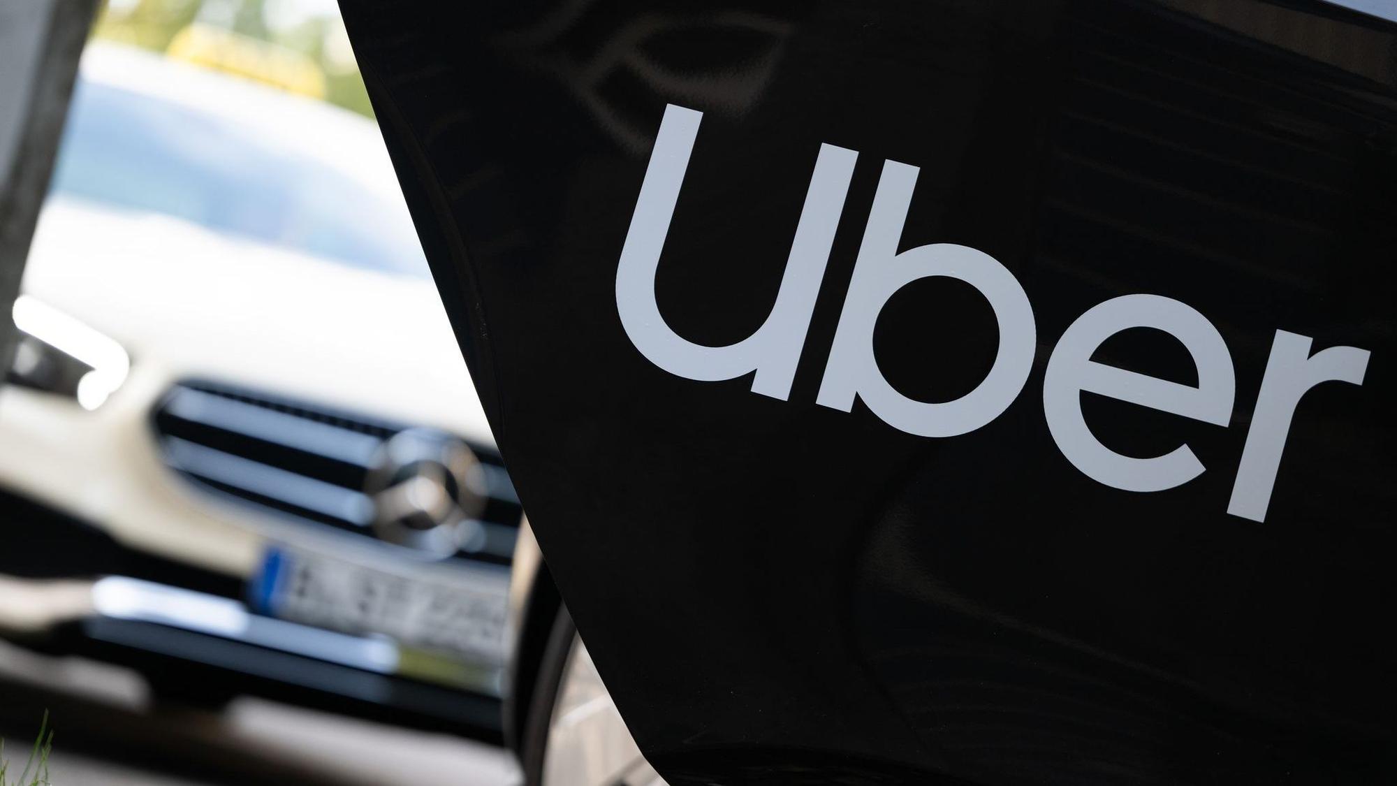 Auch in Köln gibt es Streit um die Mindestpreise für Bolt, Uber und andere Anbieter, um das Taxigewerbe zu schützen. Jetzt ist das OVG in Münster an der Reihe. (Symbolbild)