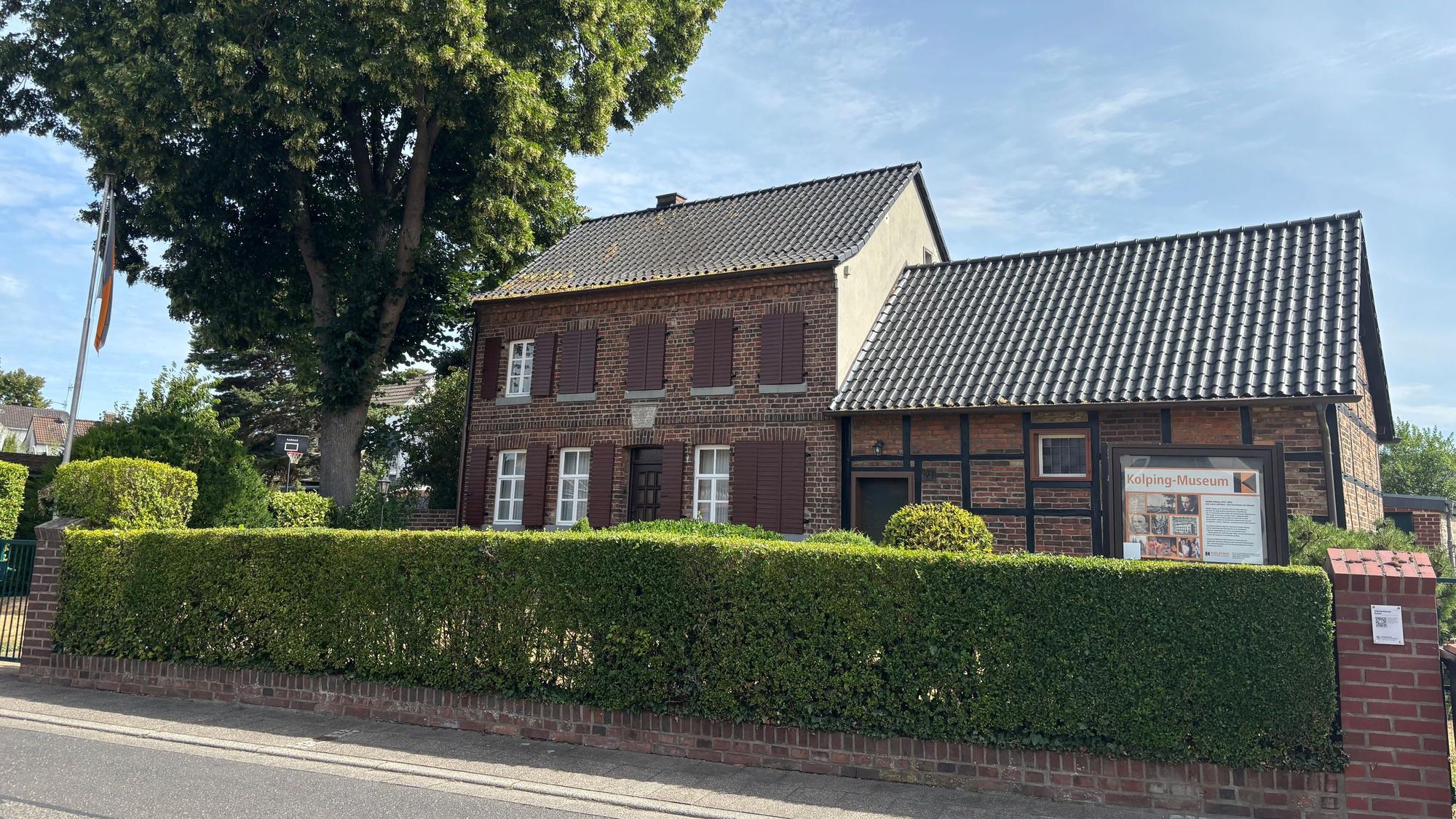 Das Foto zeigt ein altes Haus.