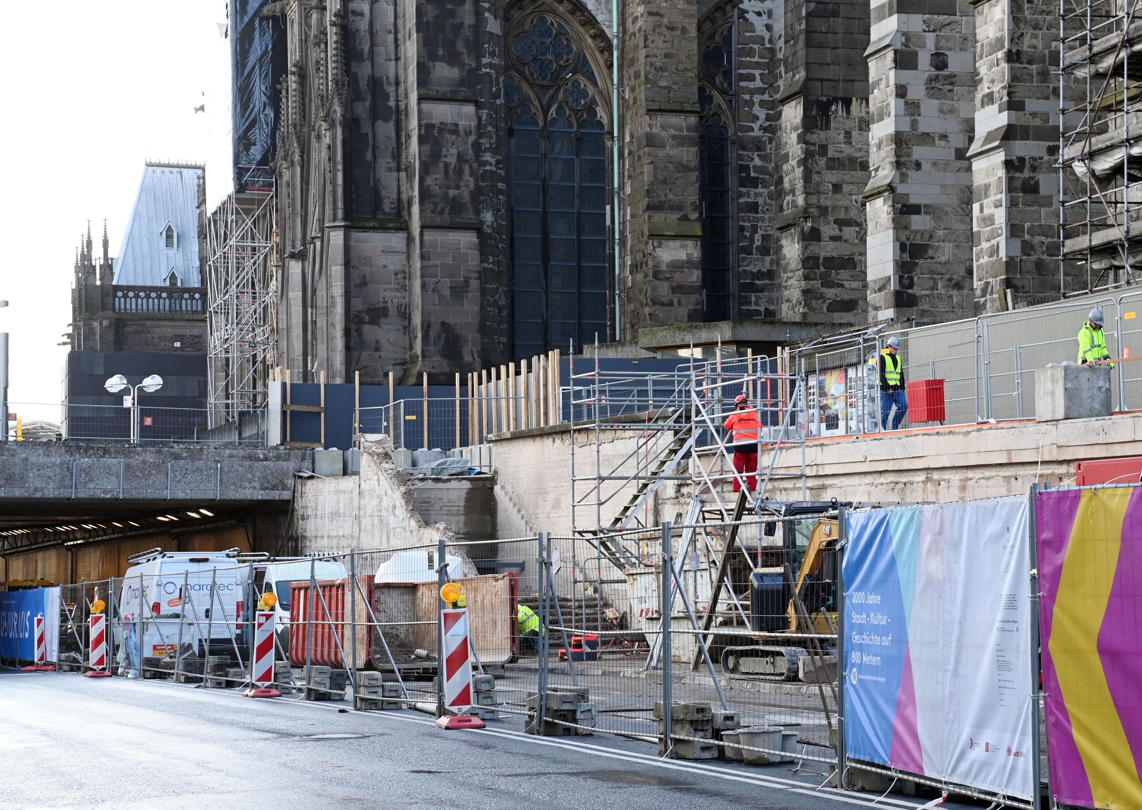 Bauarbeiten am Domsockel an der Trankgasse.